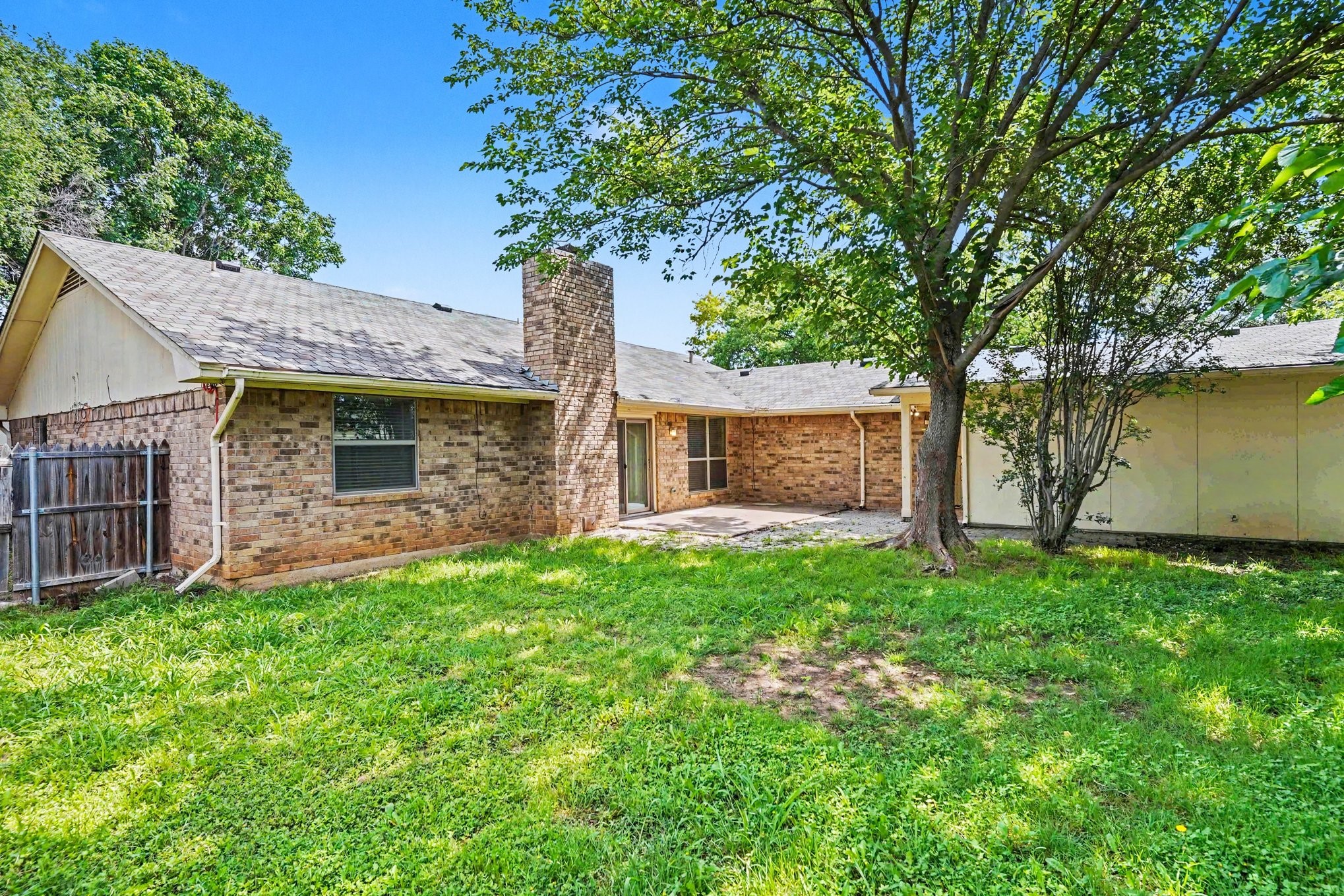 2701 Whitehurst Drive Fort Worth TX 76133