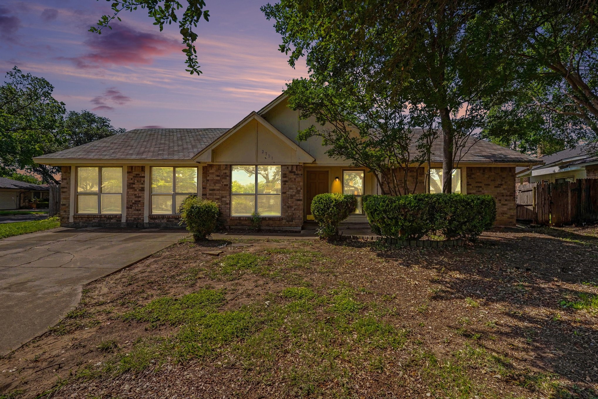 2701 Whitehurst Drive Fort Worth TX 76133
