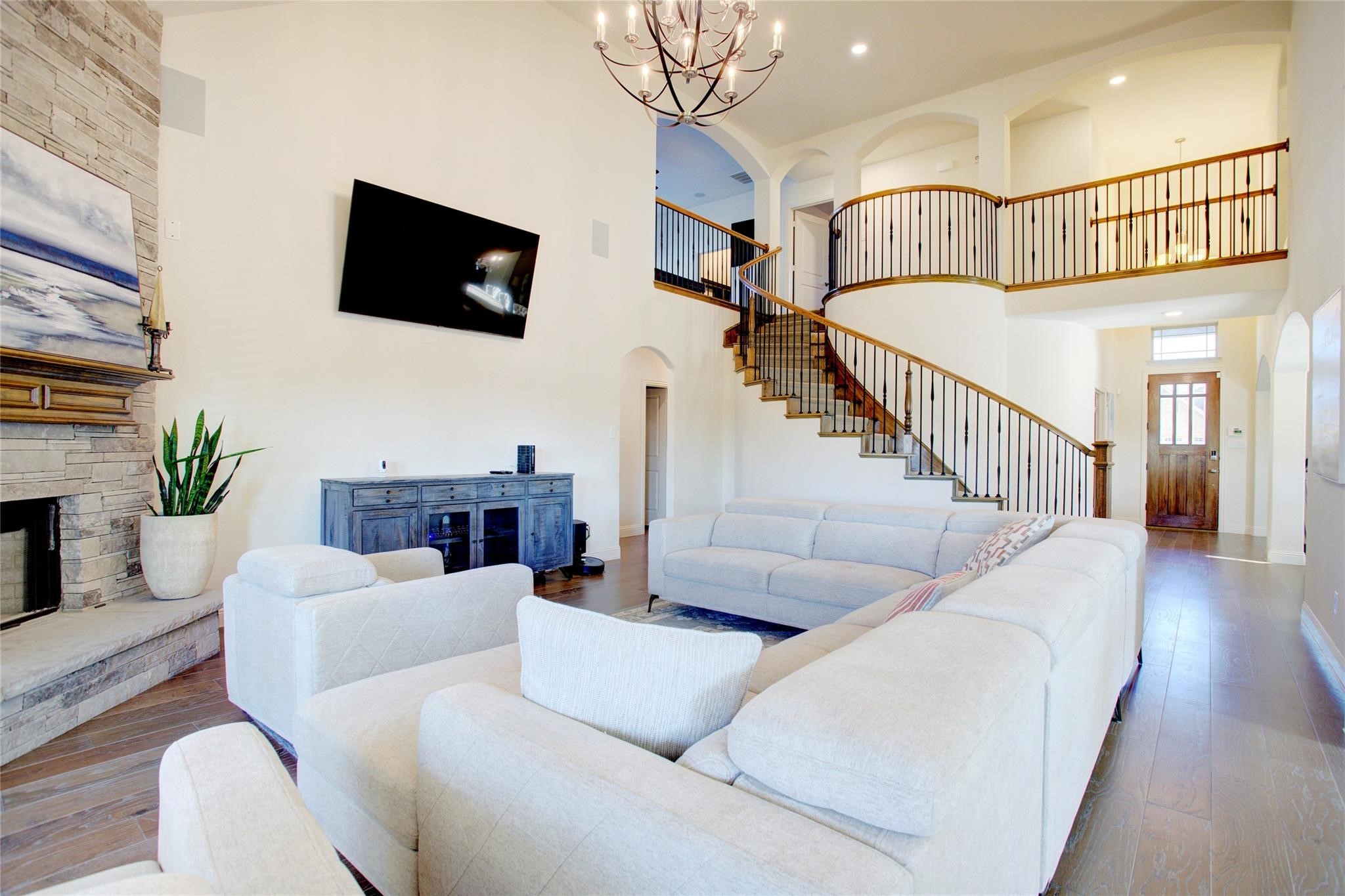 214 Heatherstone Drive Midlothian TX 76065