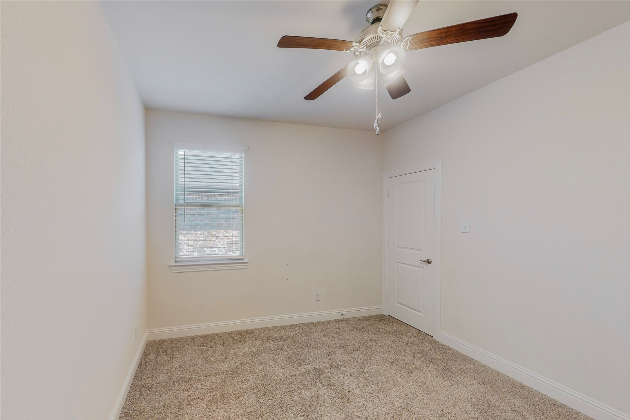 11029 Klondike Lane Aubrey TX 76227