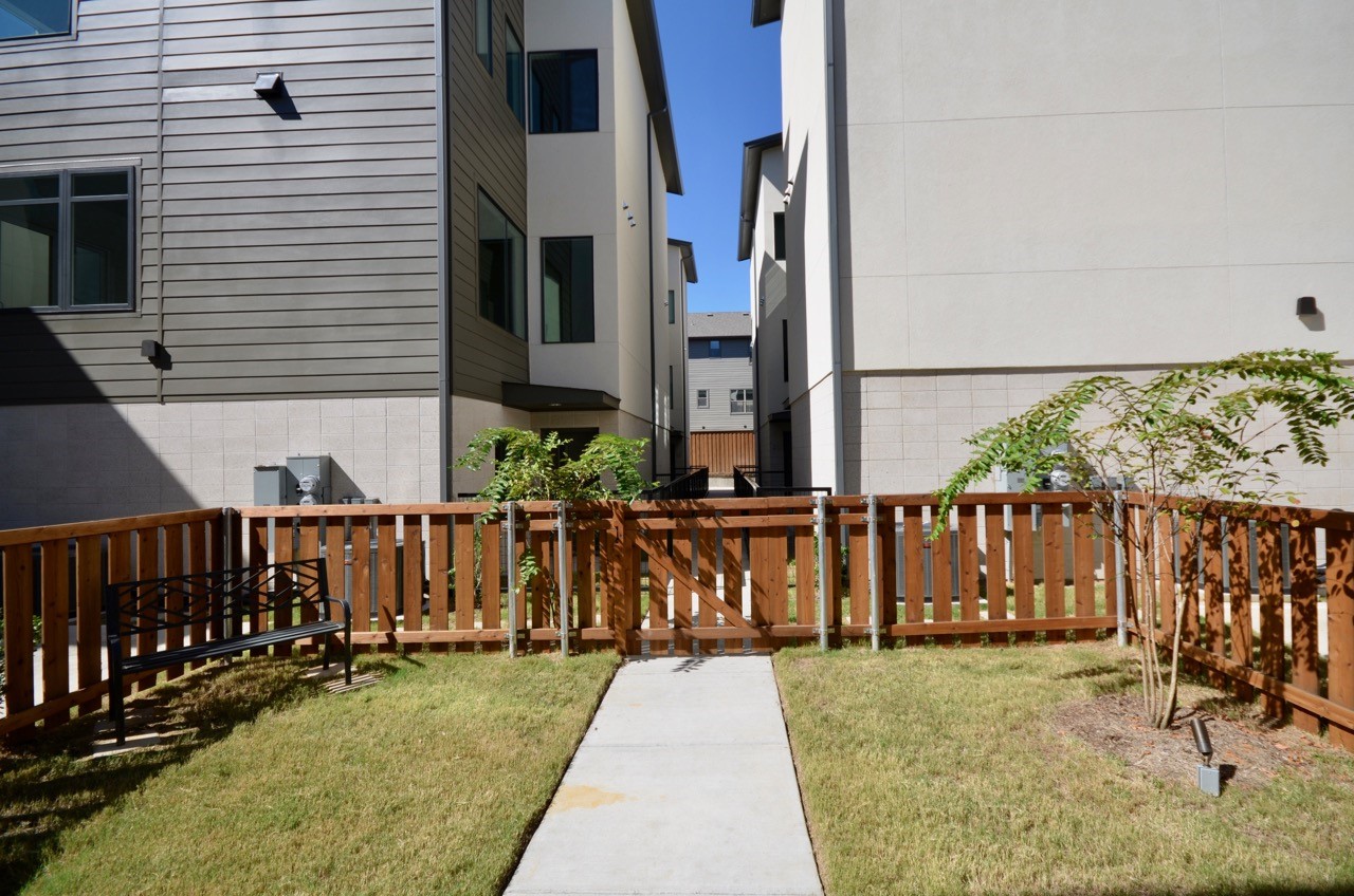 2111 Bennett Dallas TX 75206