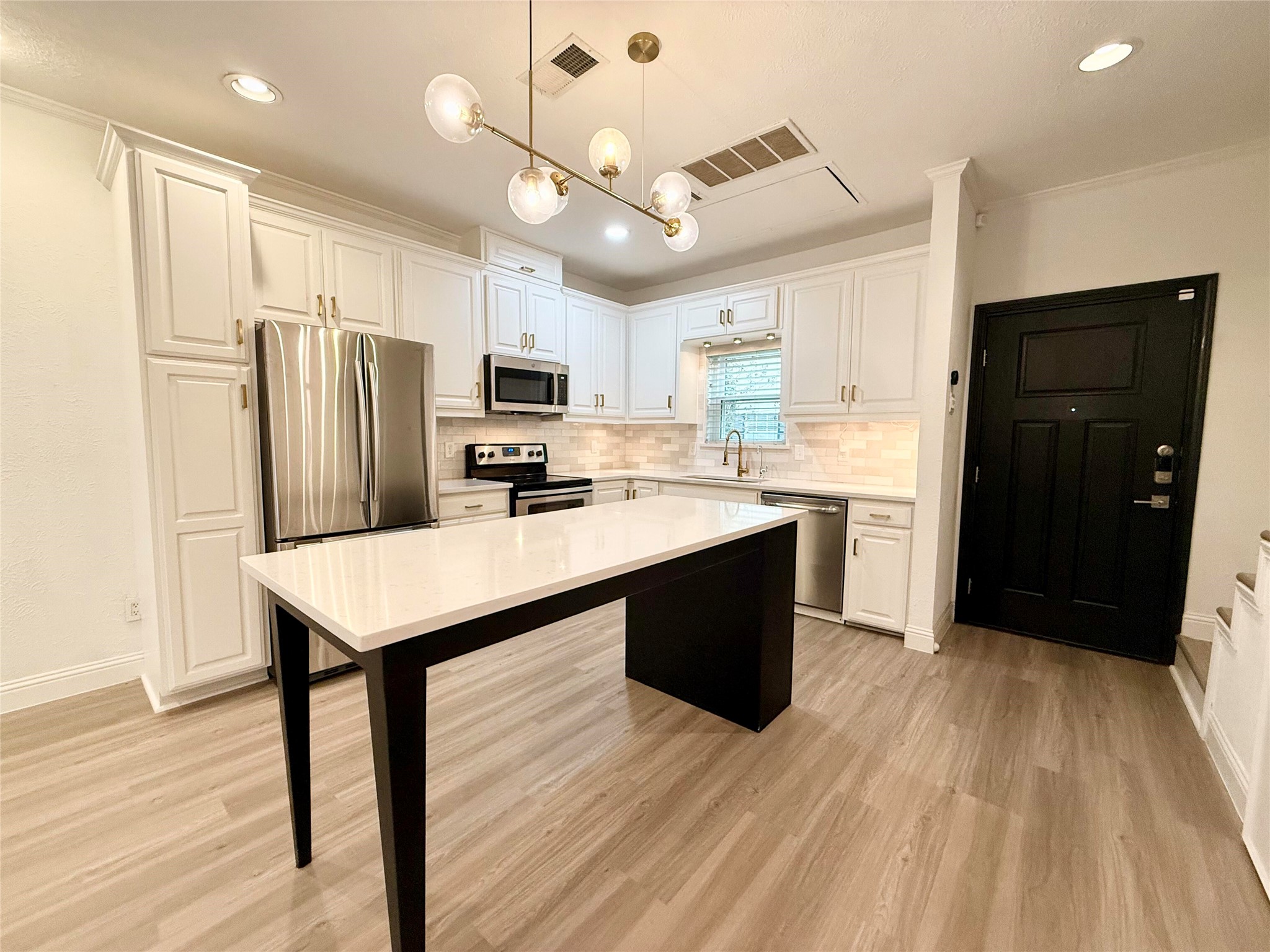 2727 Shelby Avenue Dallas TX 75219