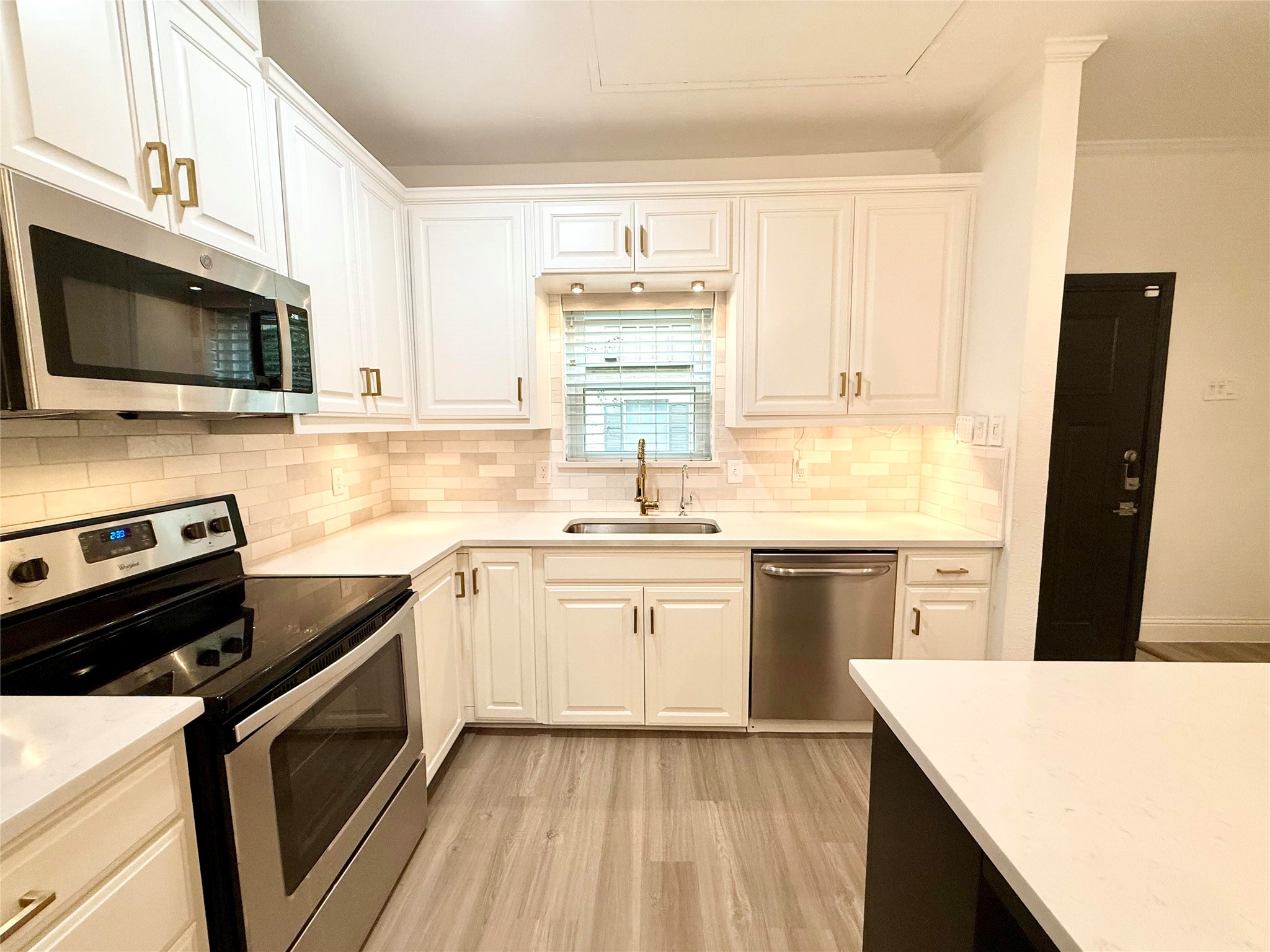 2727 Shelby Avenue Dallas TX 75219