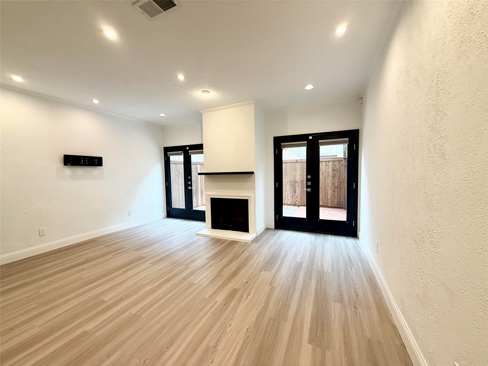 2727 Shelby Avenue Dallas TX 75219