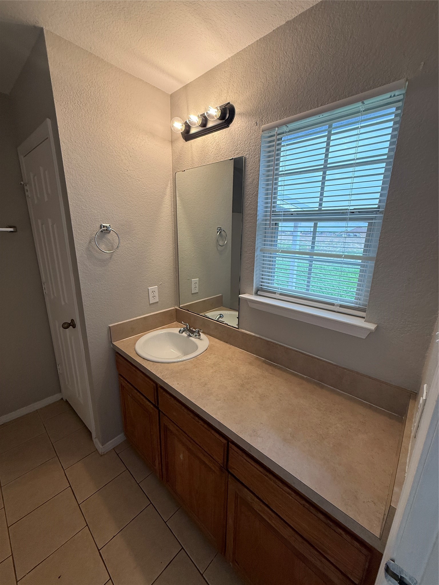 209 Blue Bell Court Weatherford TX 76088