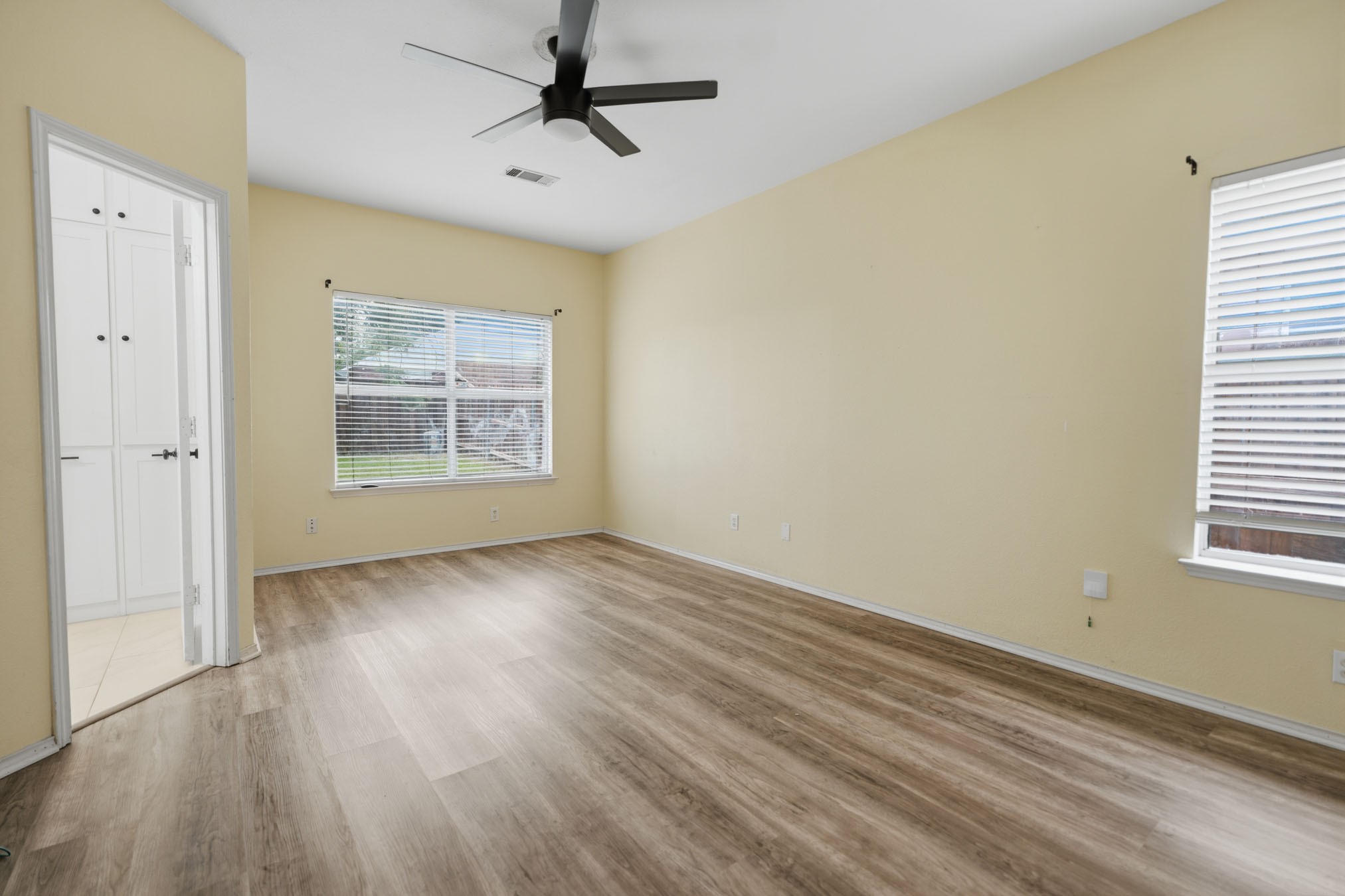 1003 Morningside Drive Grand Prairie TX 75052