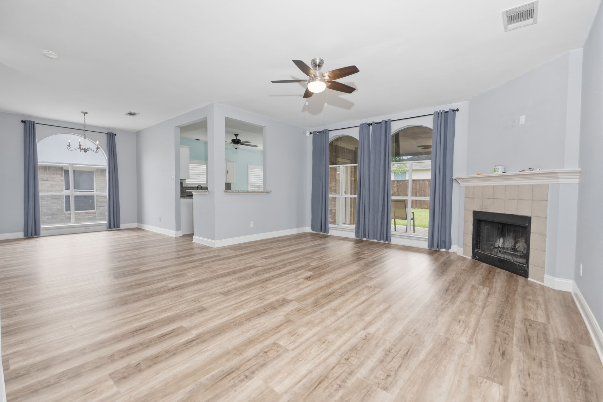1003 Morningside Drive Grand Prairie TX 75052