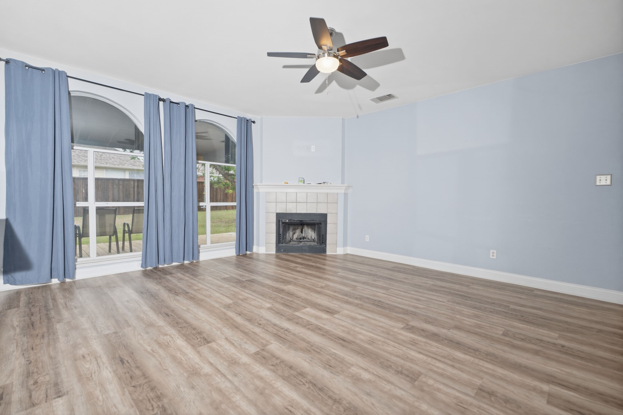 1003 Morningside Drive Grand Prairie TX 75052
