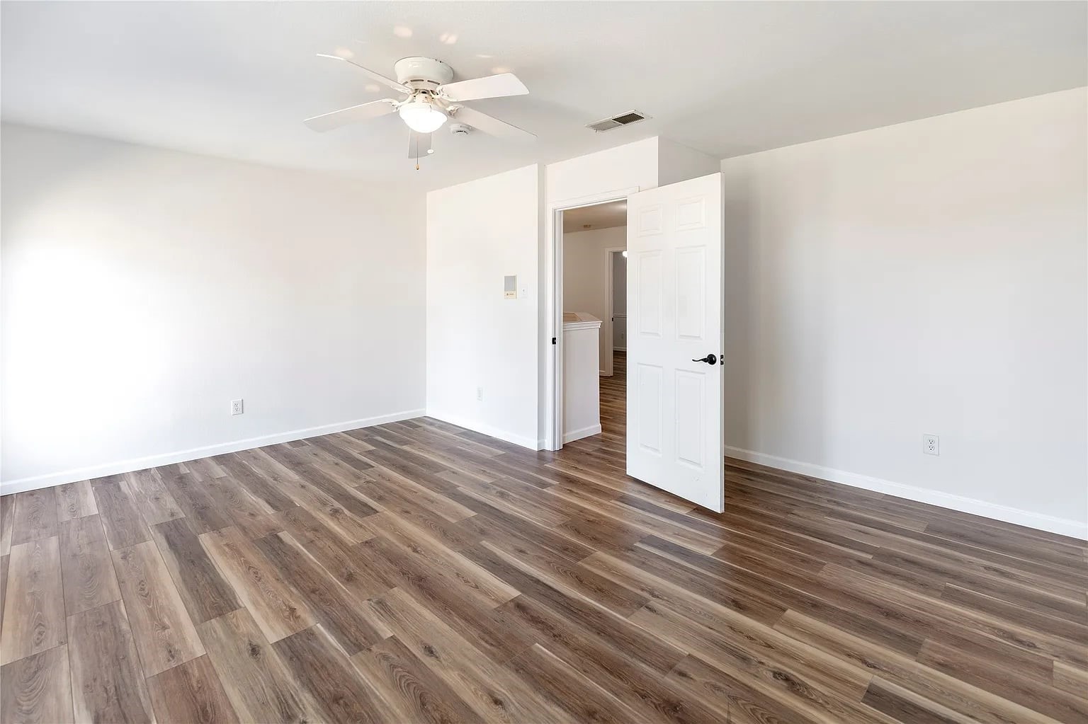 813 Silverbrook Drive Saginaw TX 76179