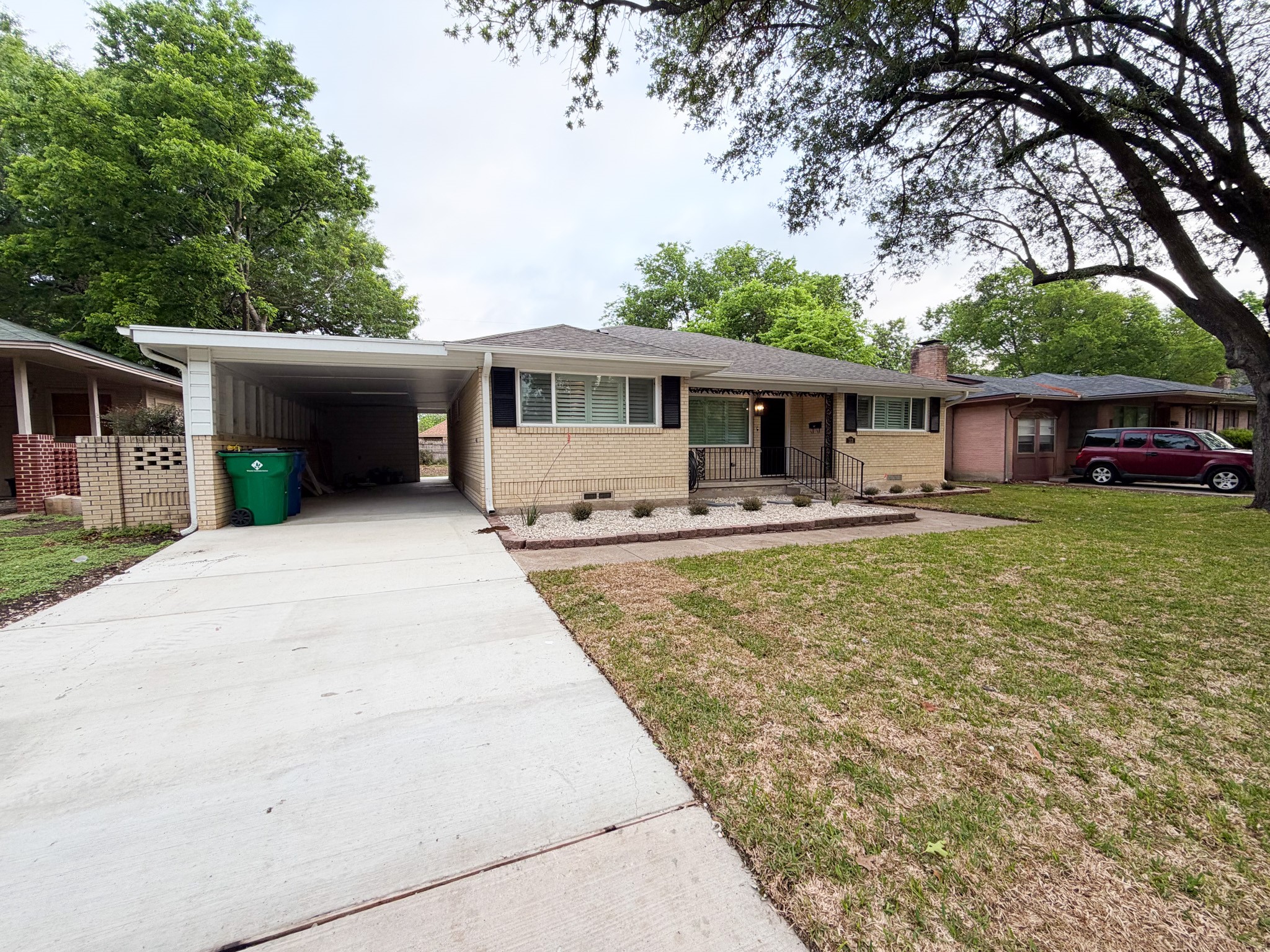 113 Monticello Drive Waxahachie TX 75165