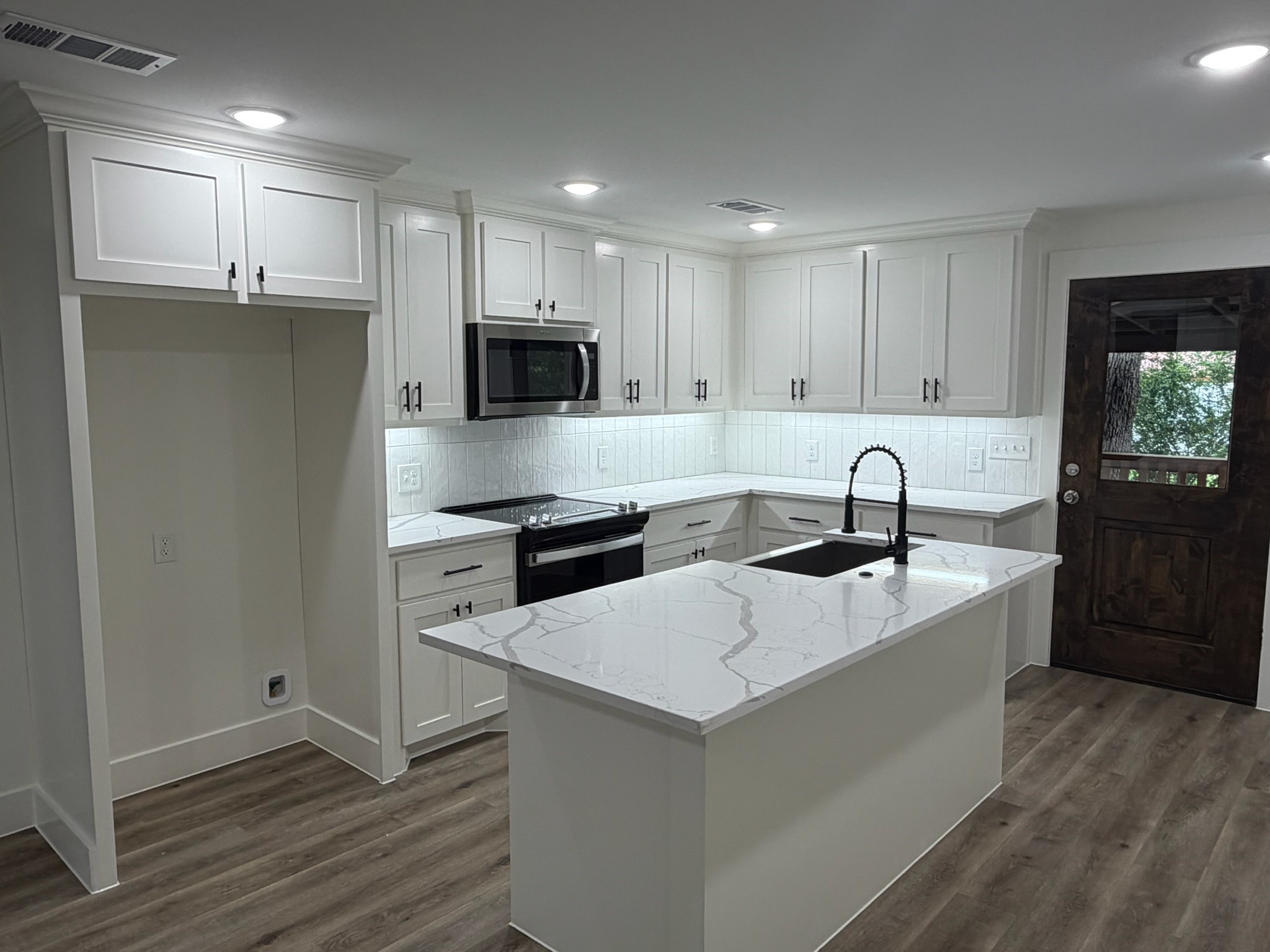 2015 W Knight Road Denison TX 75020