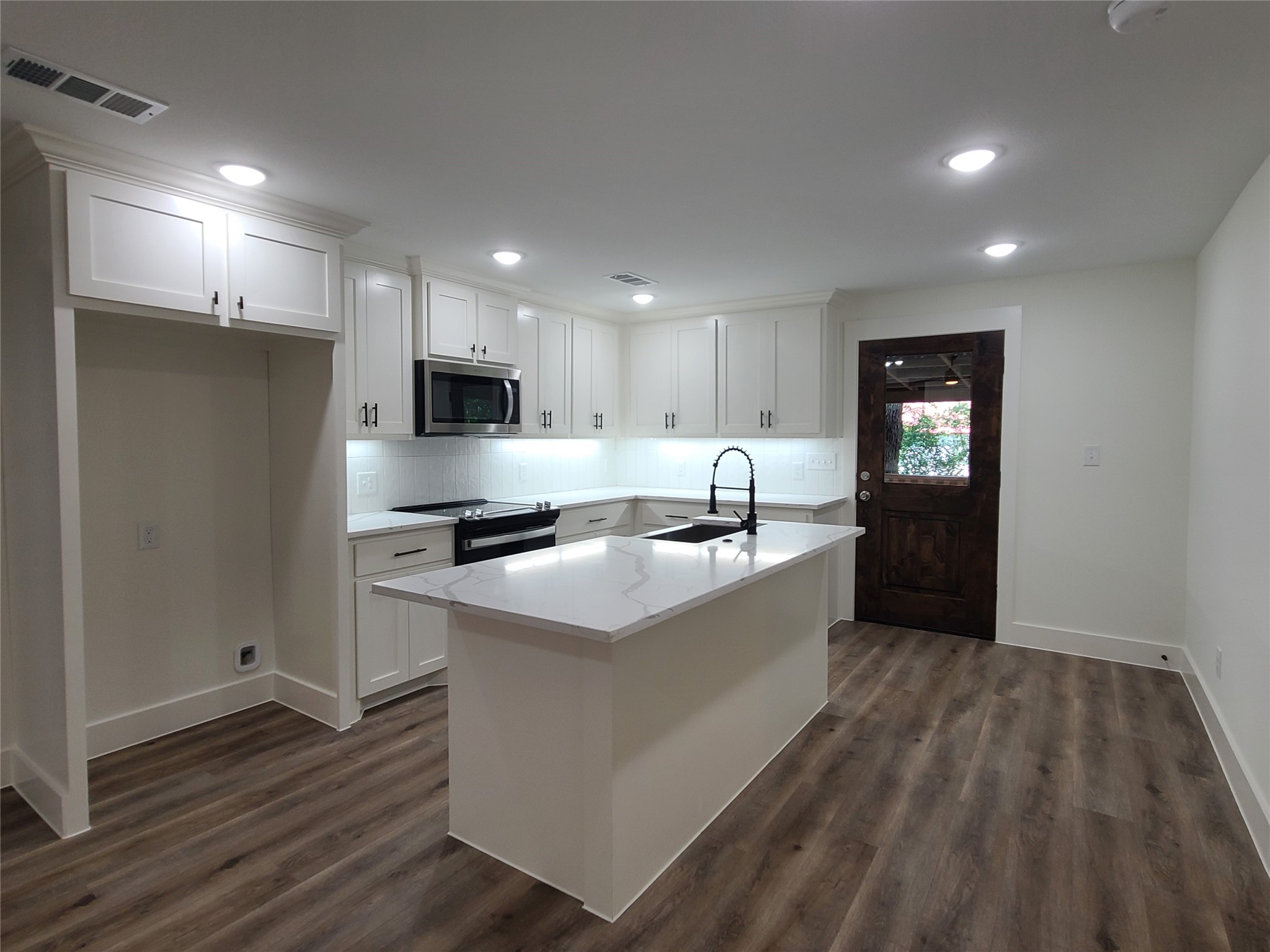 2015 W Knight Road Denison TX 75020