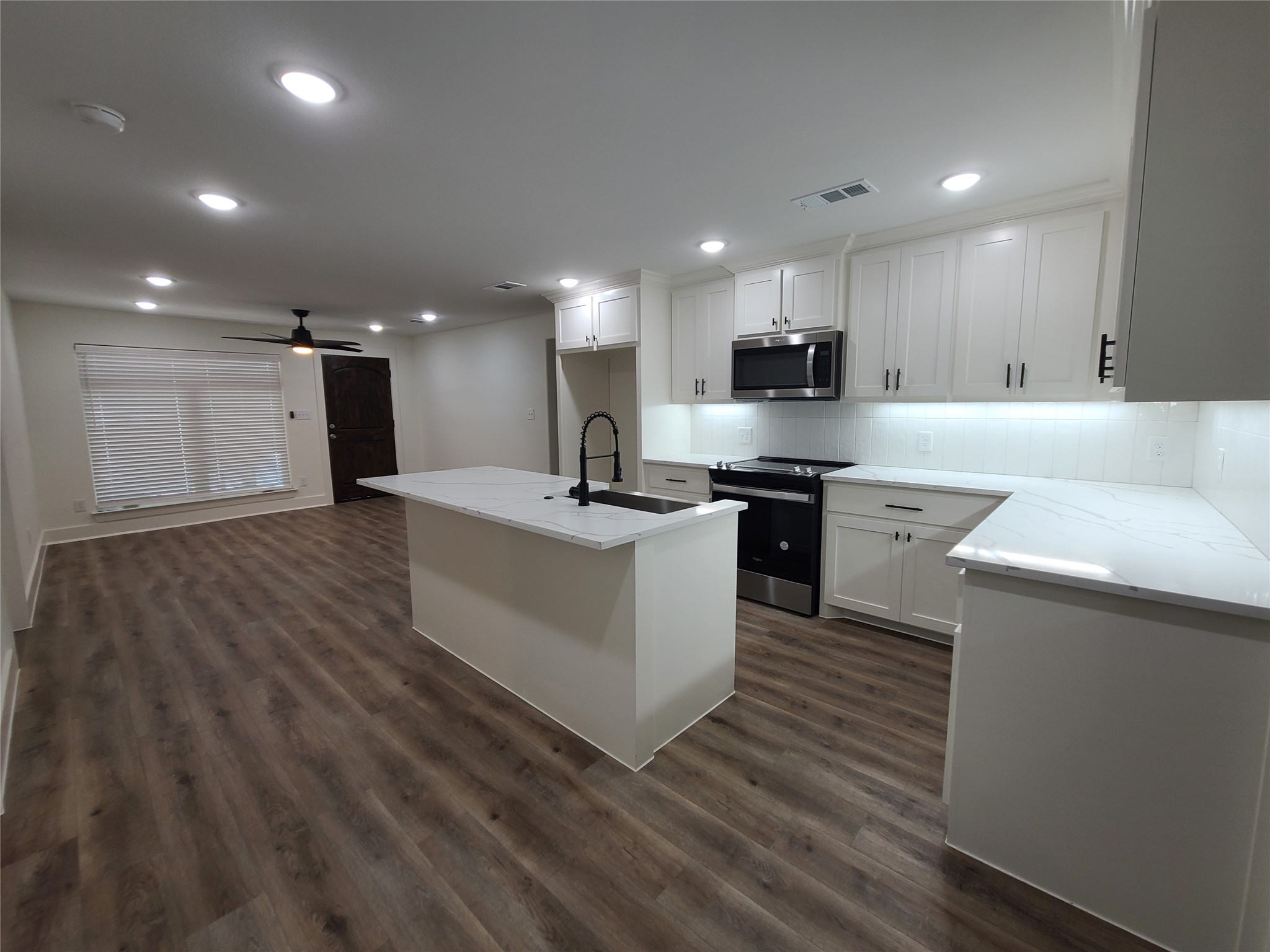 2015 W Knight Road Denison TX 75020
