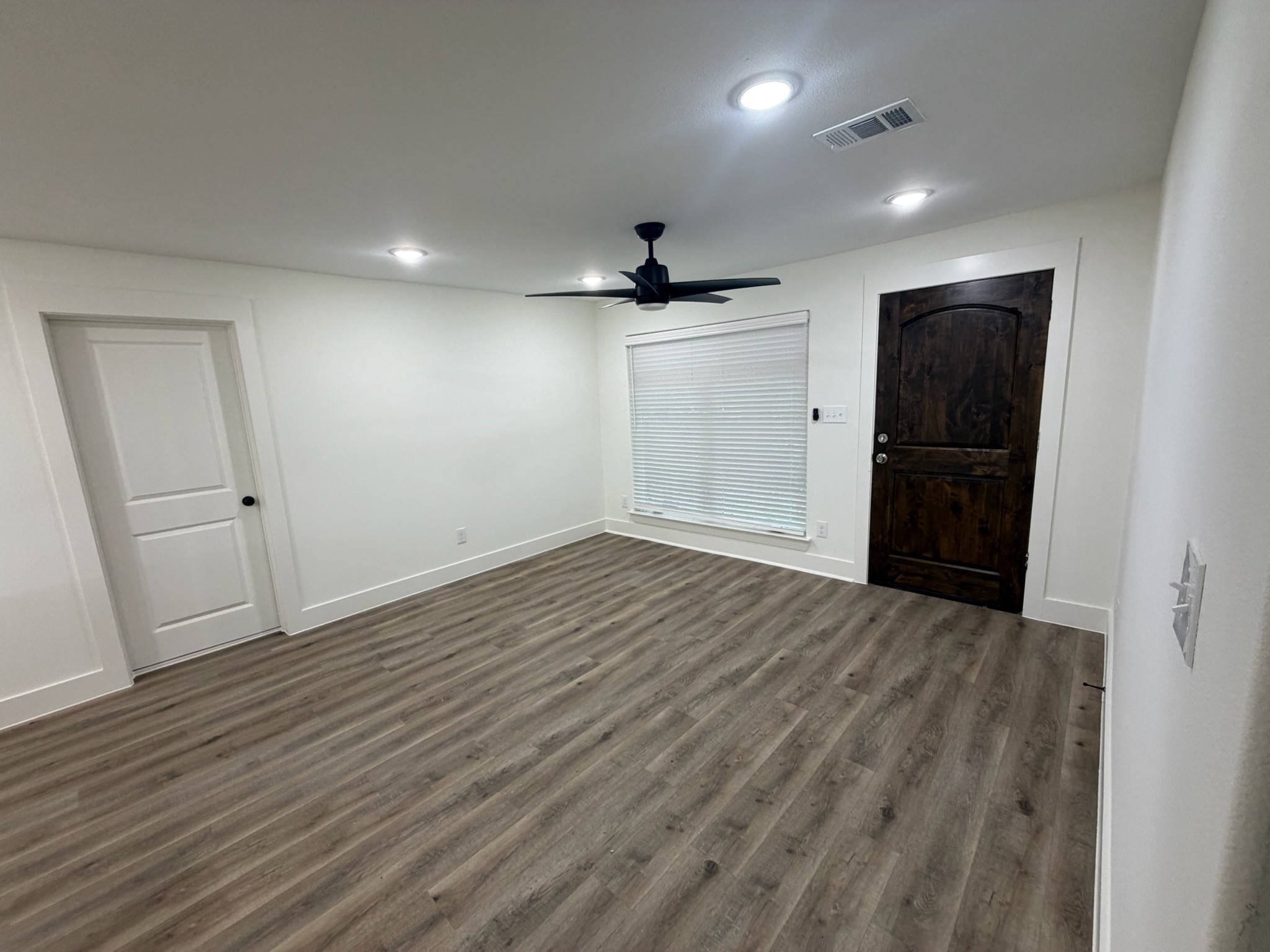 2015 W Knight Road Denison TX 75020