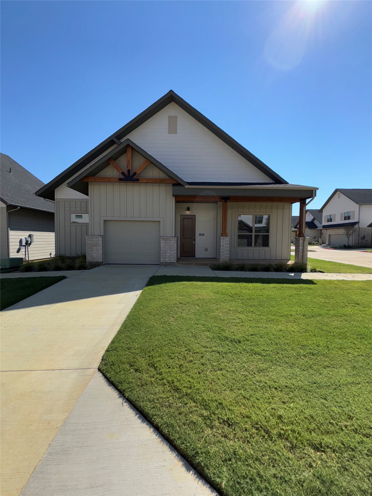 2036 Oak Grove Aubrey TX 76227