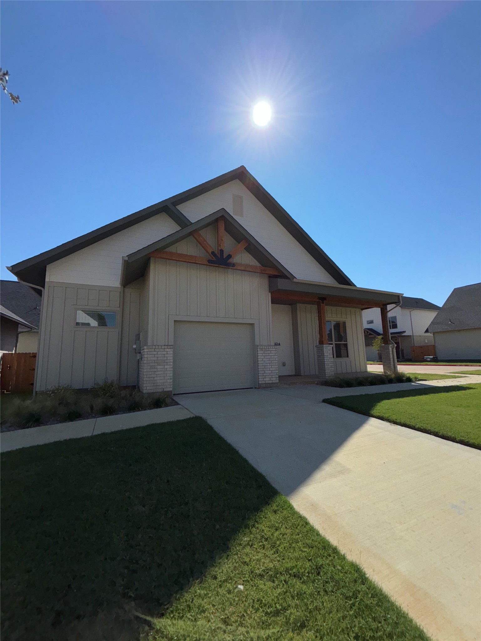2036 Oak Grove Aubrey TX 76227