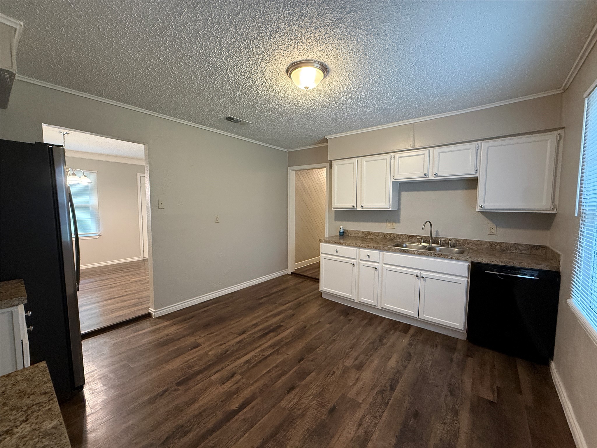 2518 Winthrop Drive Dallas TX 75228