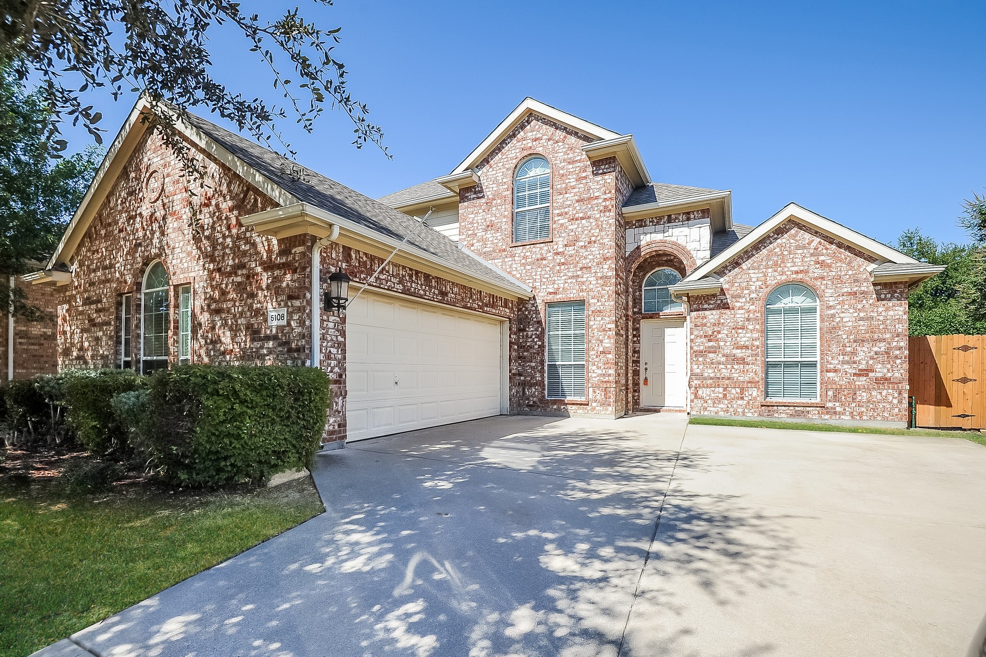 5108 Parkplace Drive Denton TX 76226