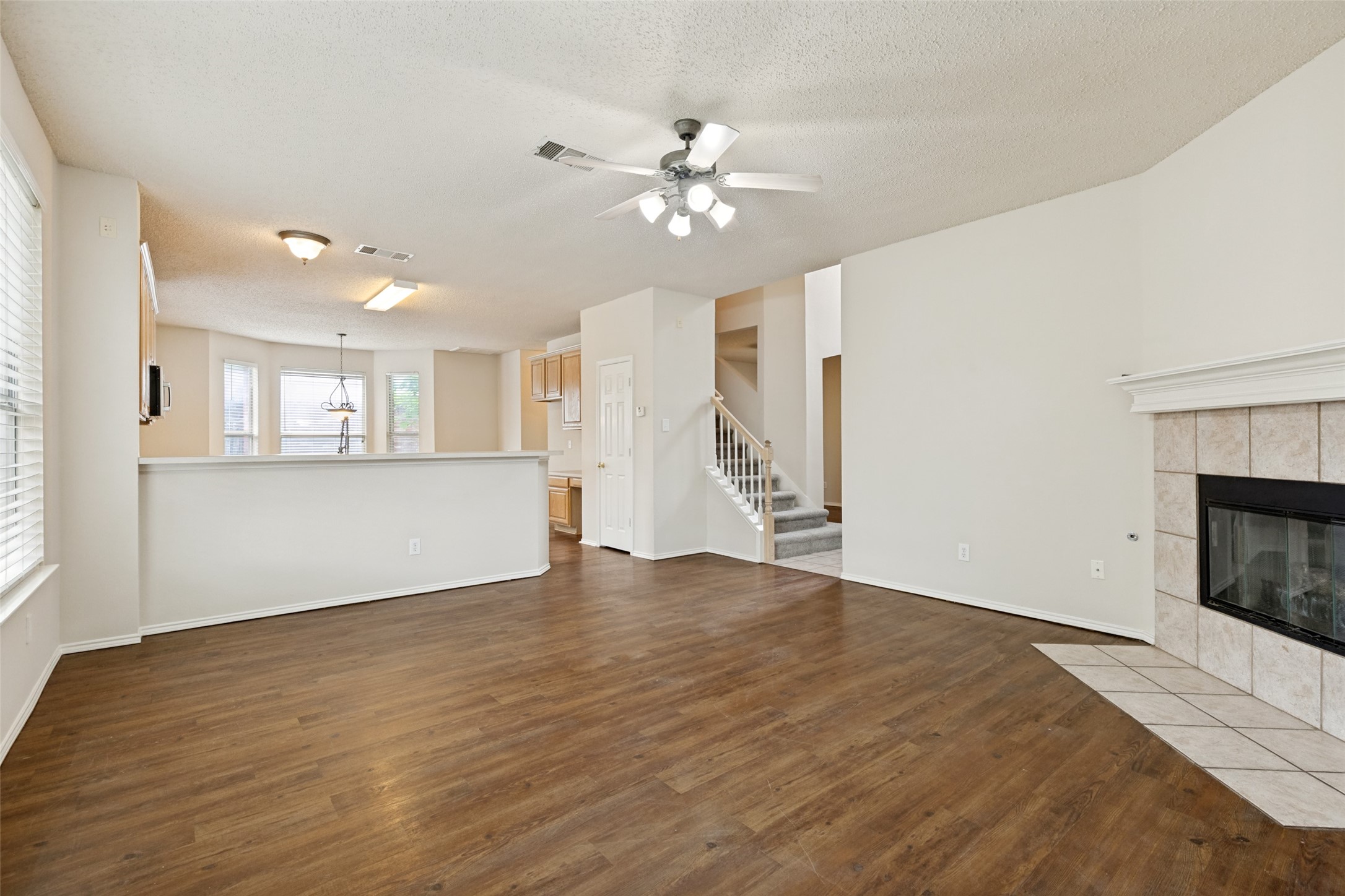 732 Fox Run Trail Saginaw TX 76179