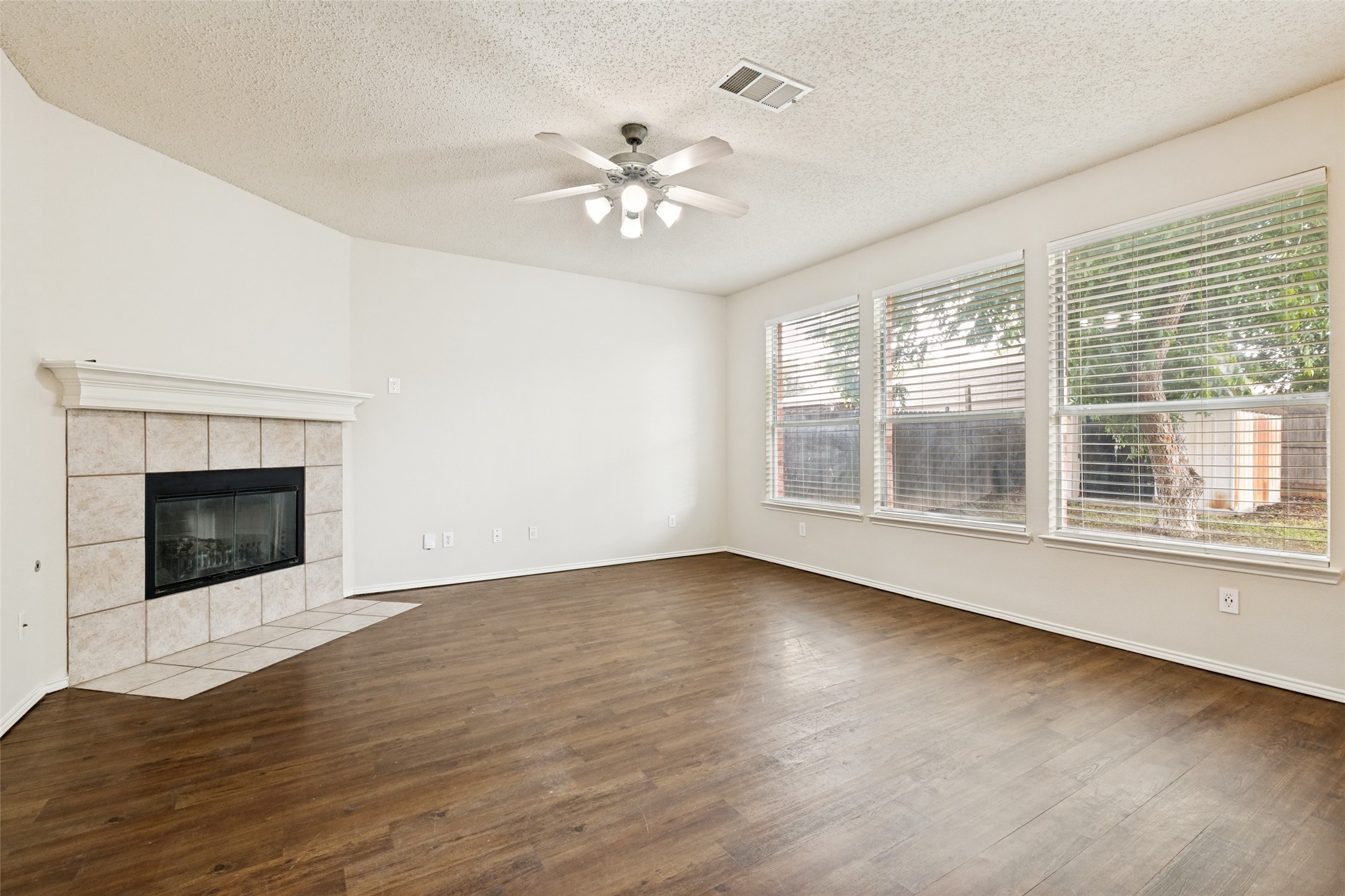 732 Fox Run Trail Saginaw TX 76179