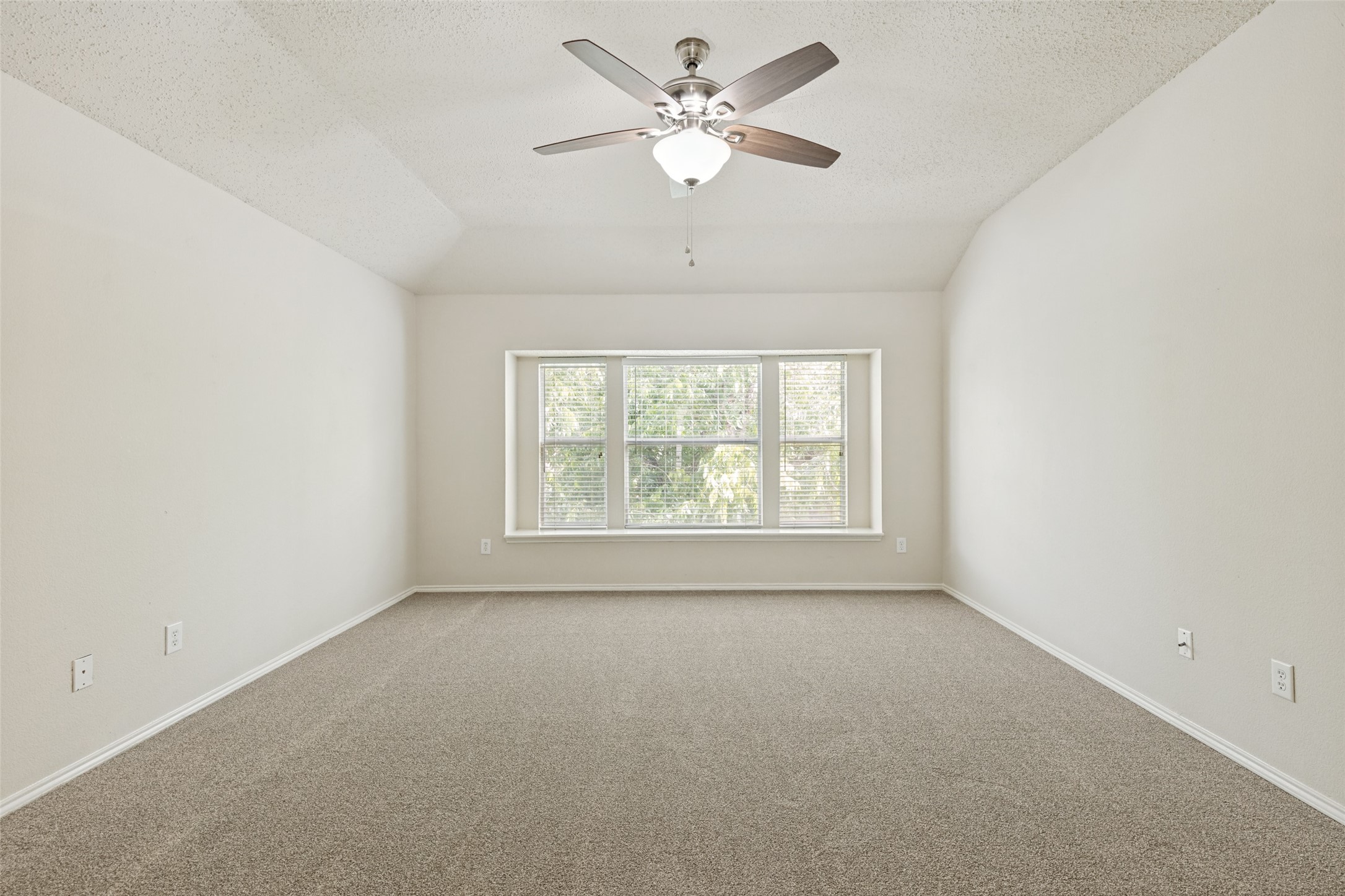 732 Fox Run Trail Saginaw TX 76179