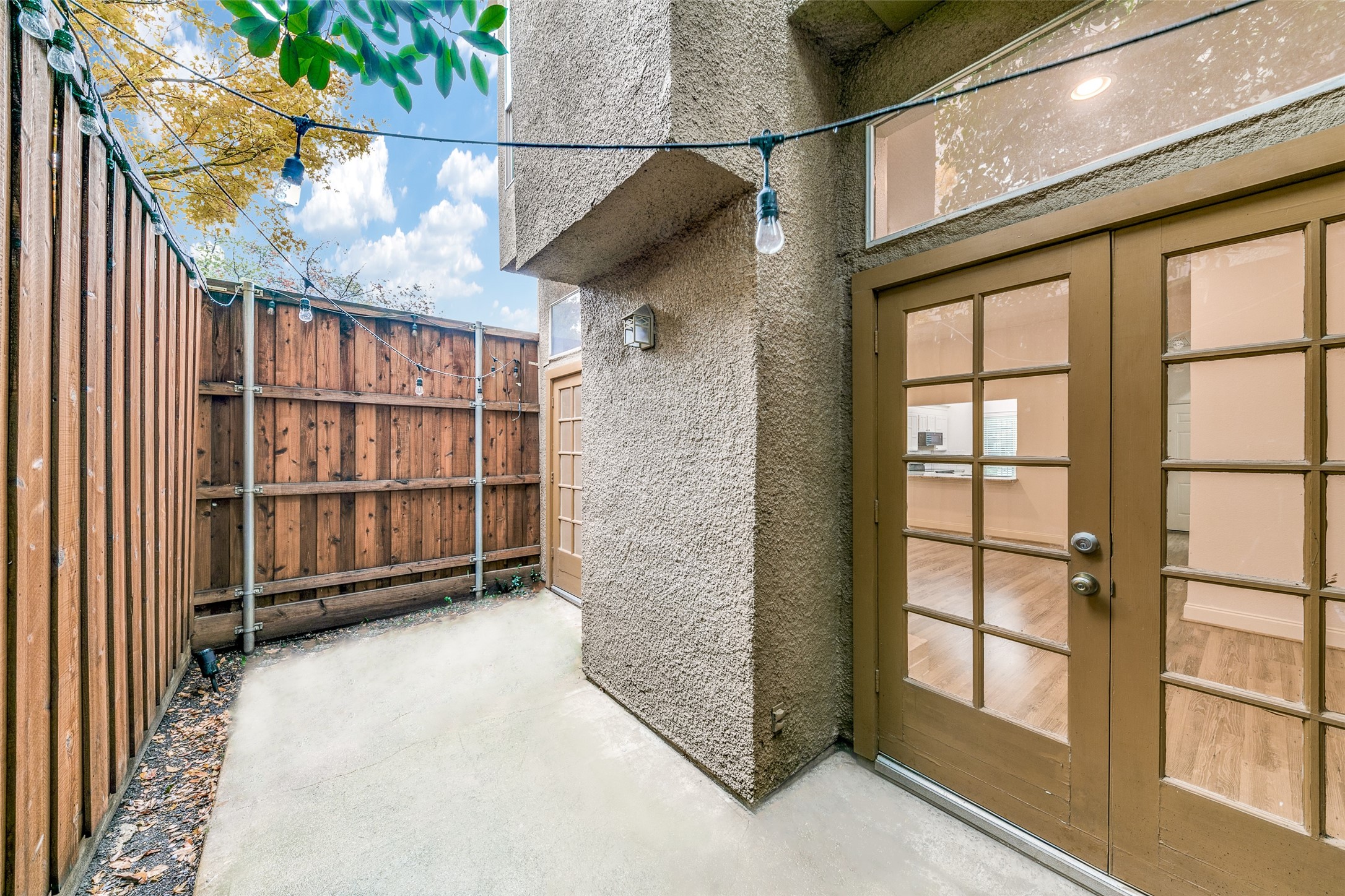 4025 Holland Avenue Dallas TX 75219