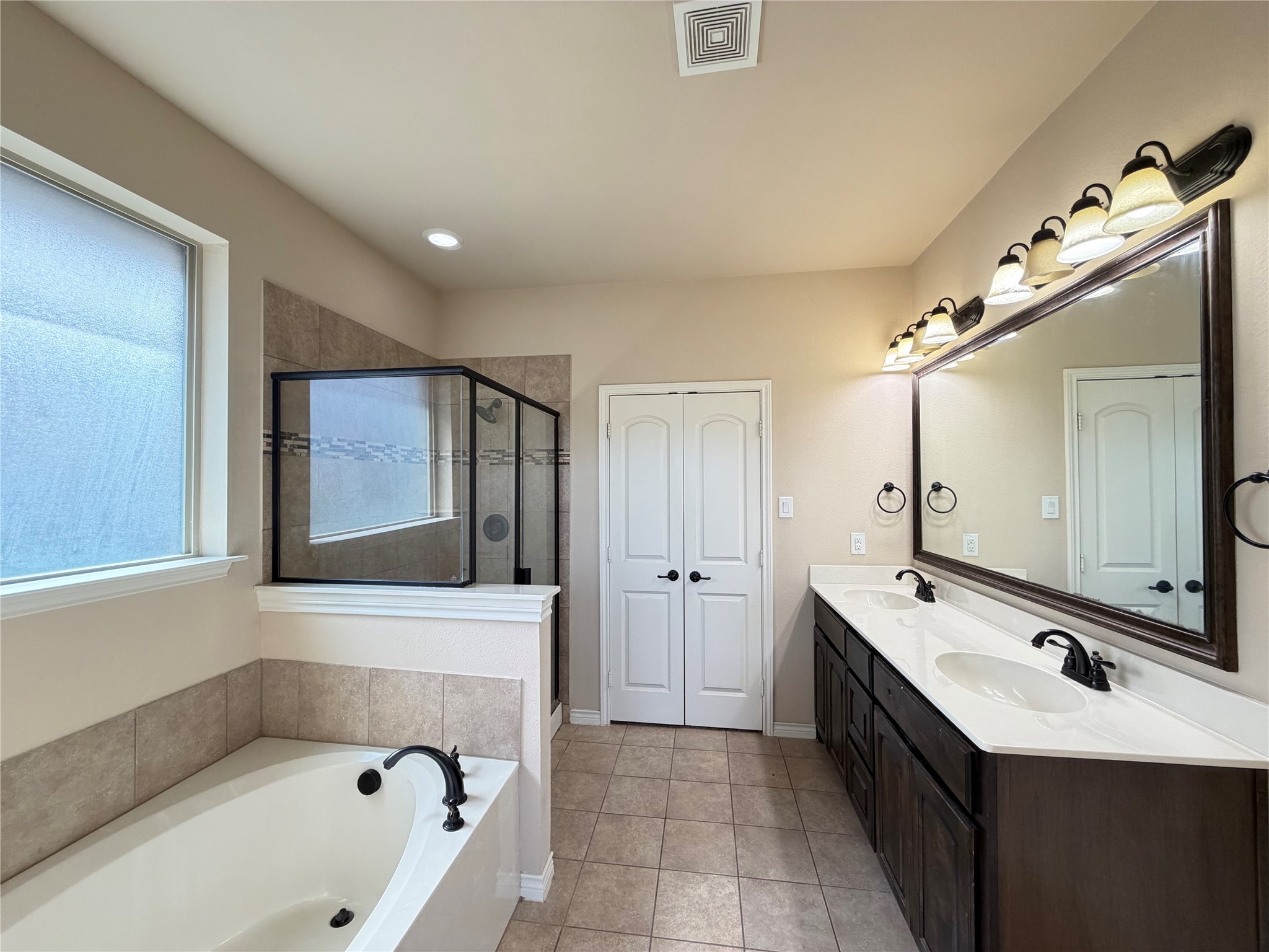 637 Peach Lane Burleson TX 76028