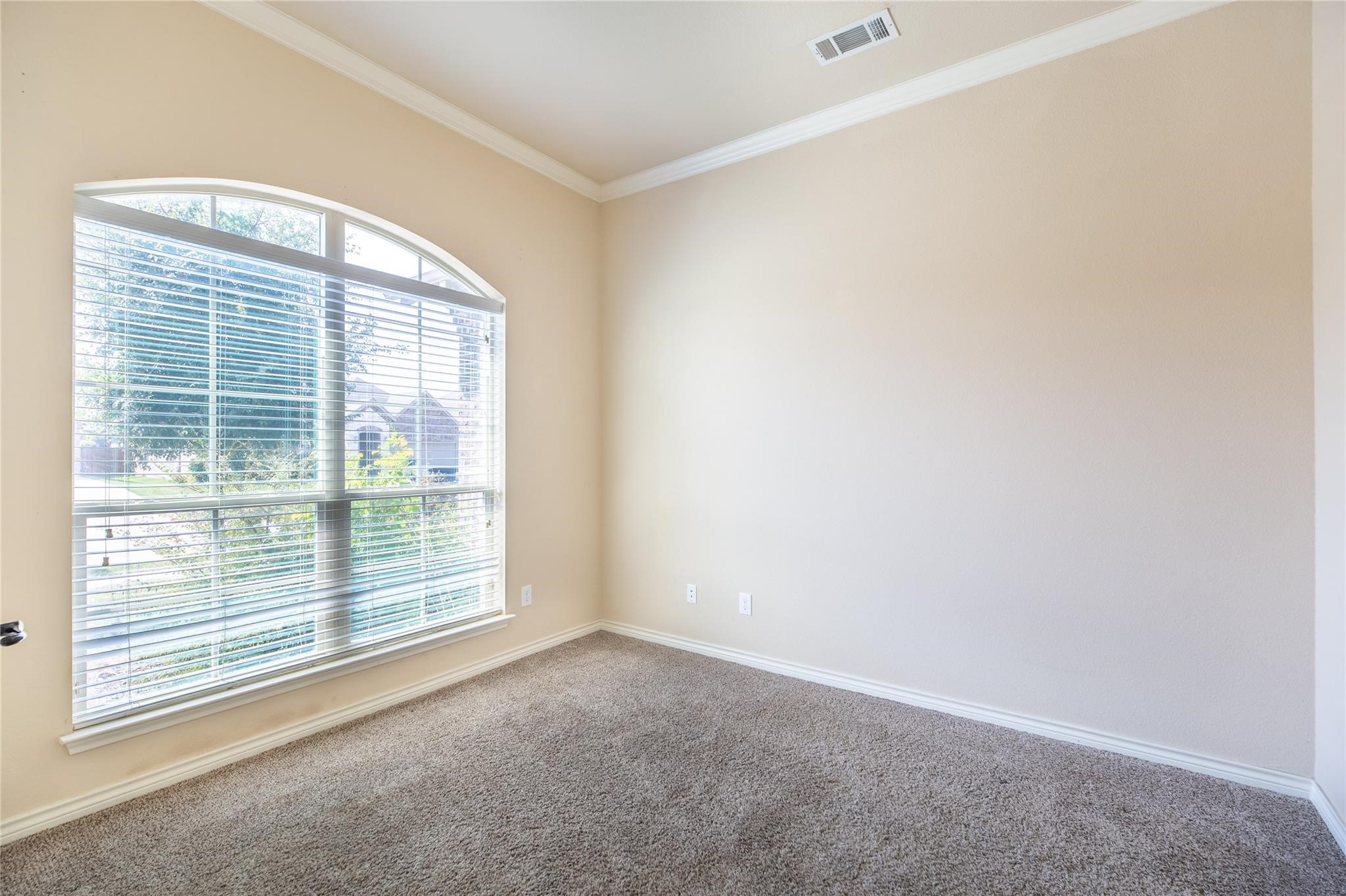 637 Peach Lane Burleson TX 76028