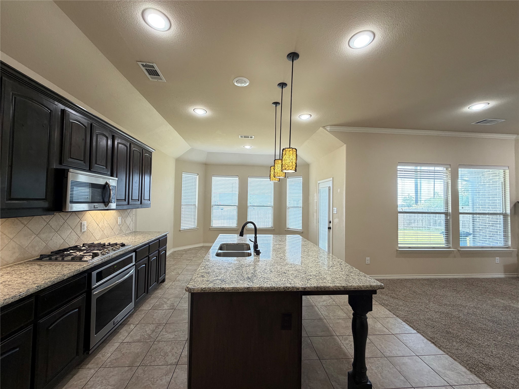 637 Peach Lane Burleson TX 76028