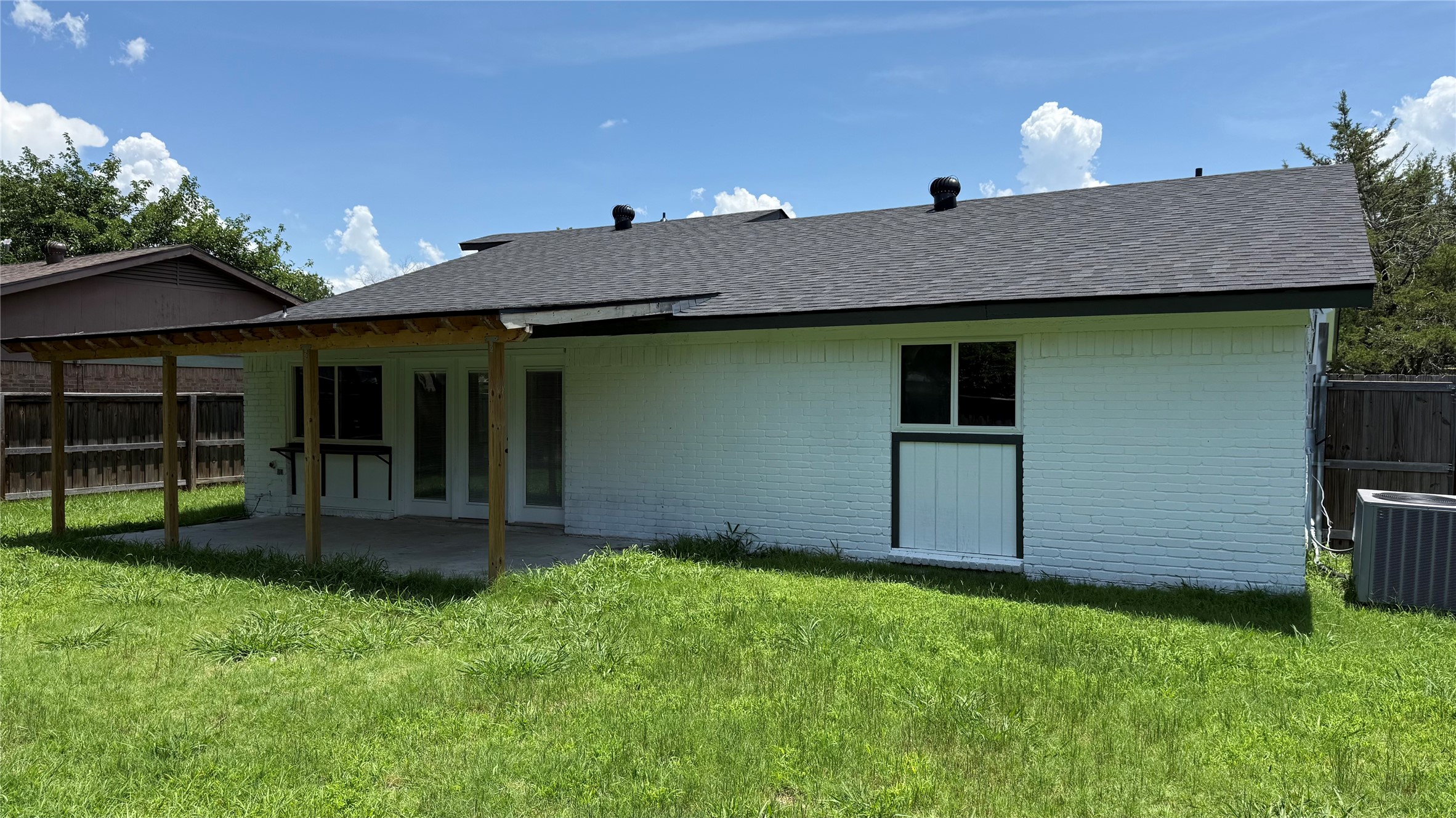 633 Stroud Lane Garland TX 75043