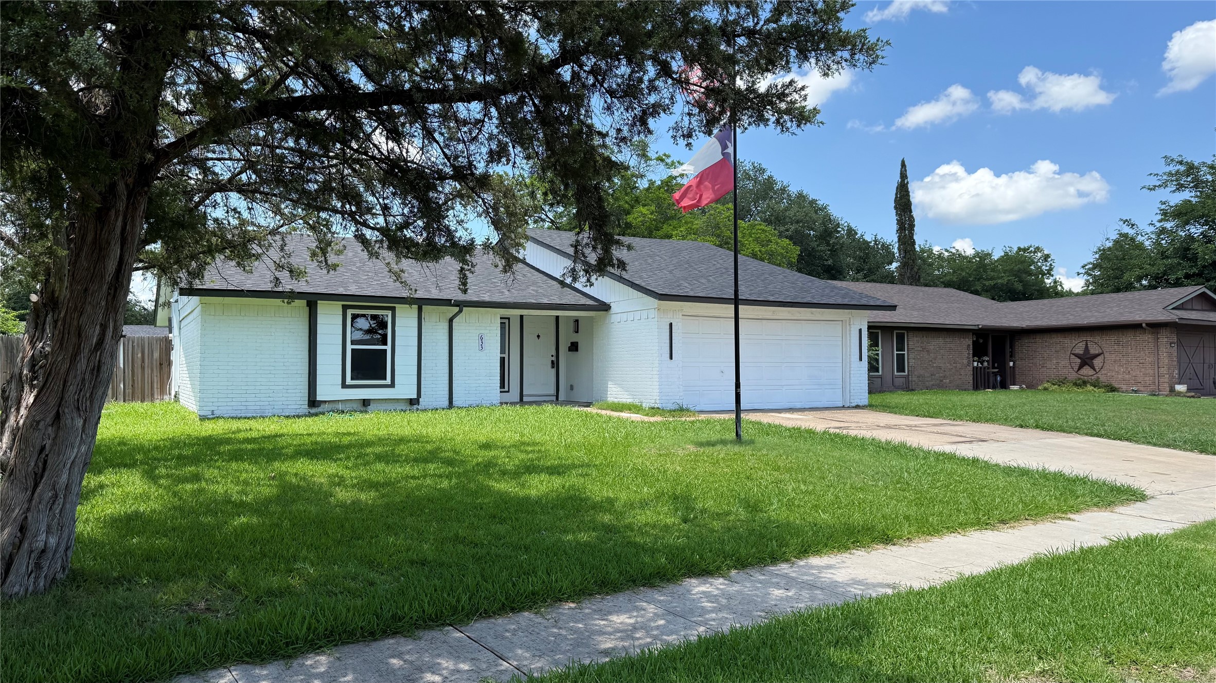 633 Stroud Lane Garland TX 75043