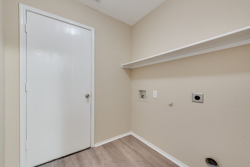 6233 Balcony Lane Dallas TX 75241
