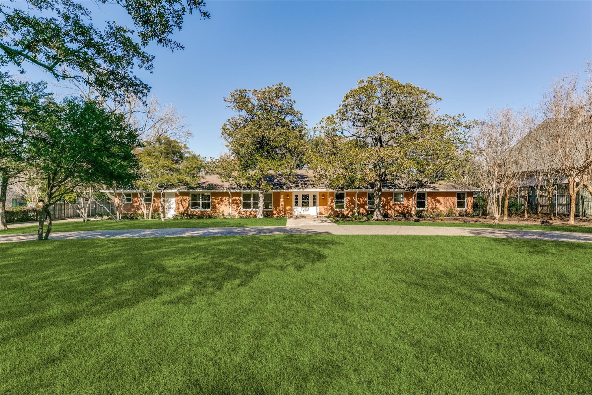 5543 Winston Court Dallas TX 75220