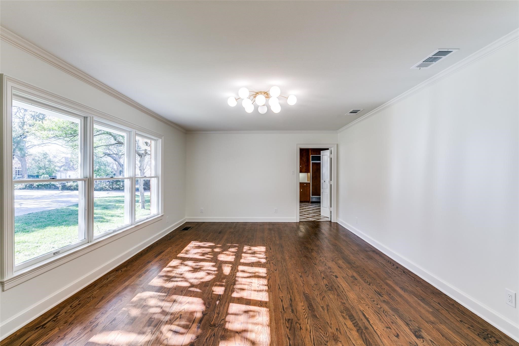 5543 Winston Court Dallas TX 75220