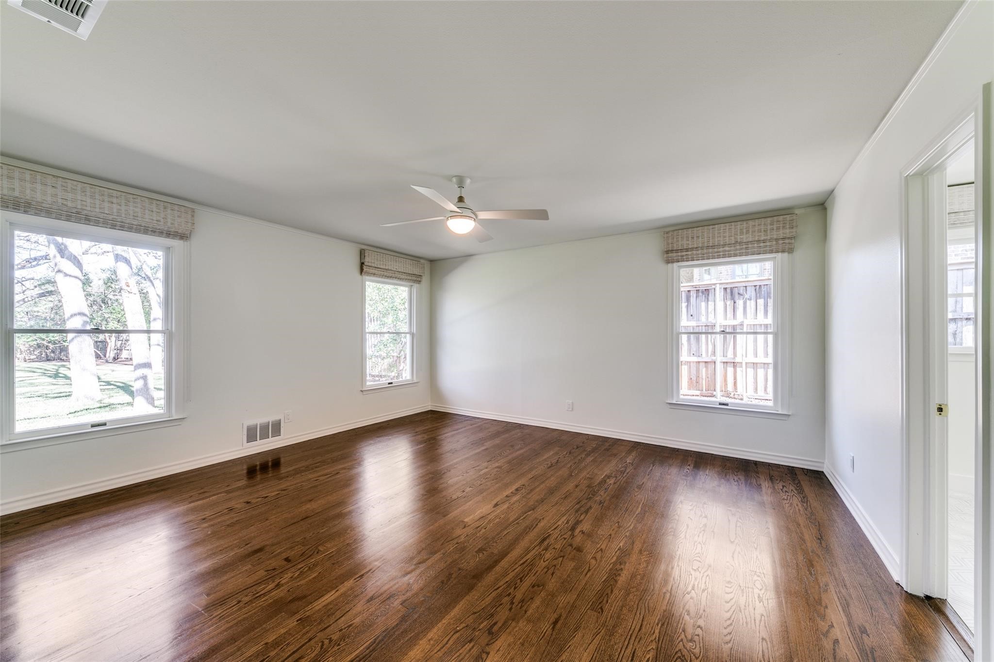 5543 Winston Court Dallas TX 75220