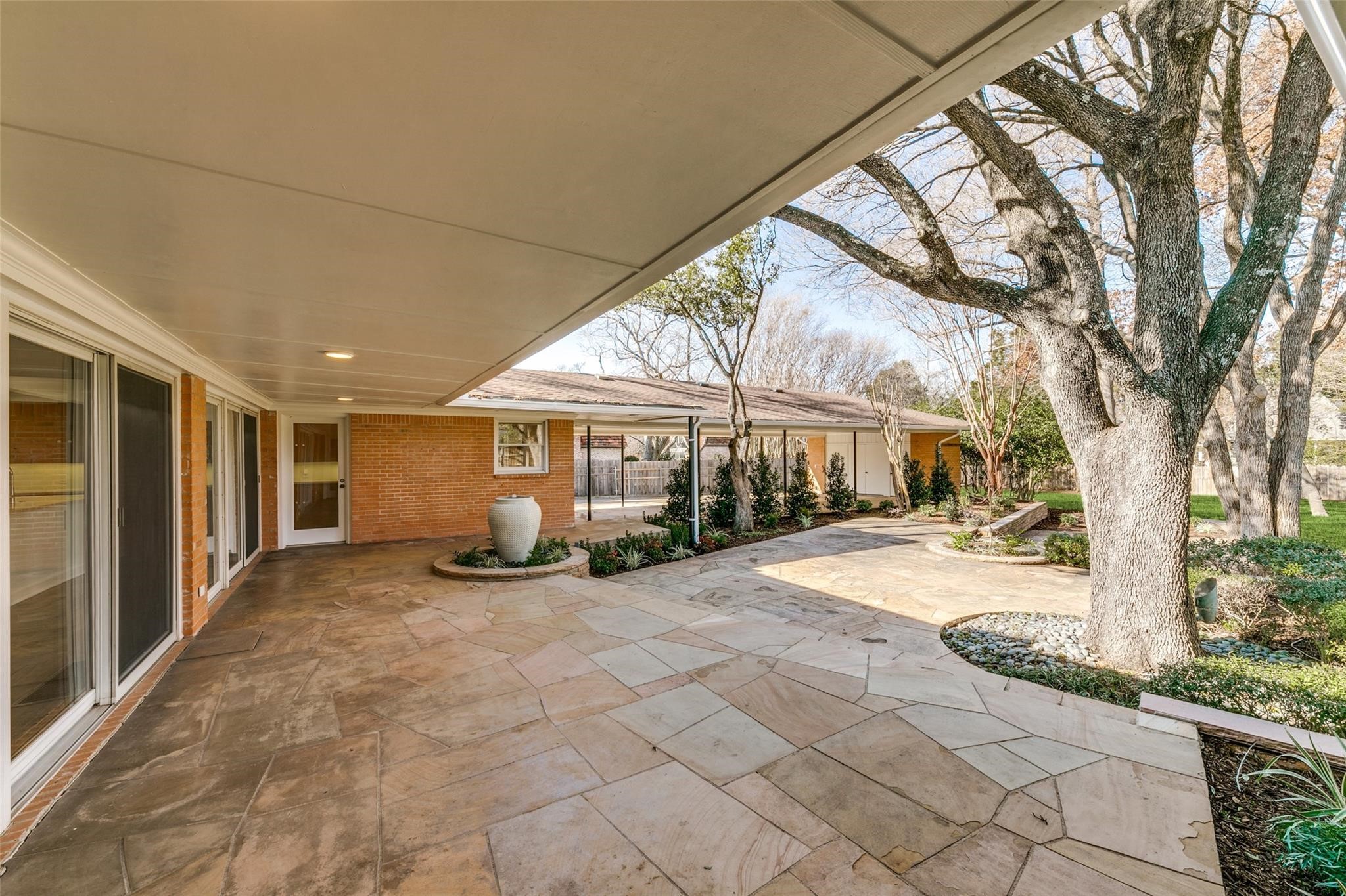 5543 Winston Court Dallas TX 75220