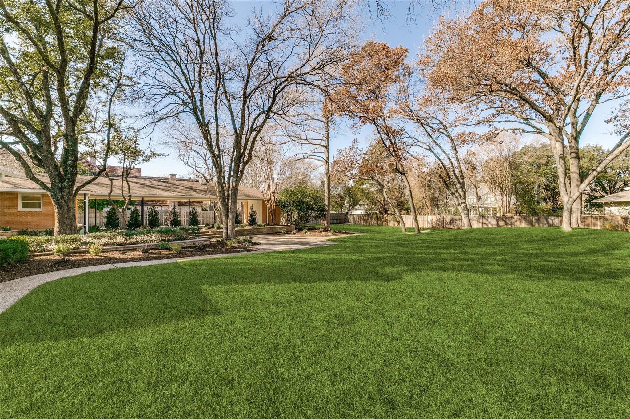 5543 Winston Court Dallas TX 75220