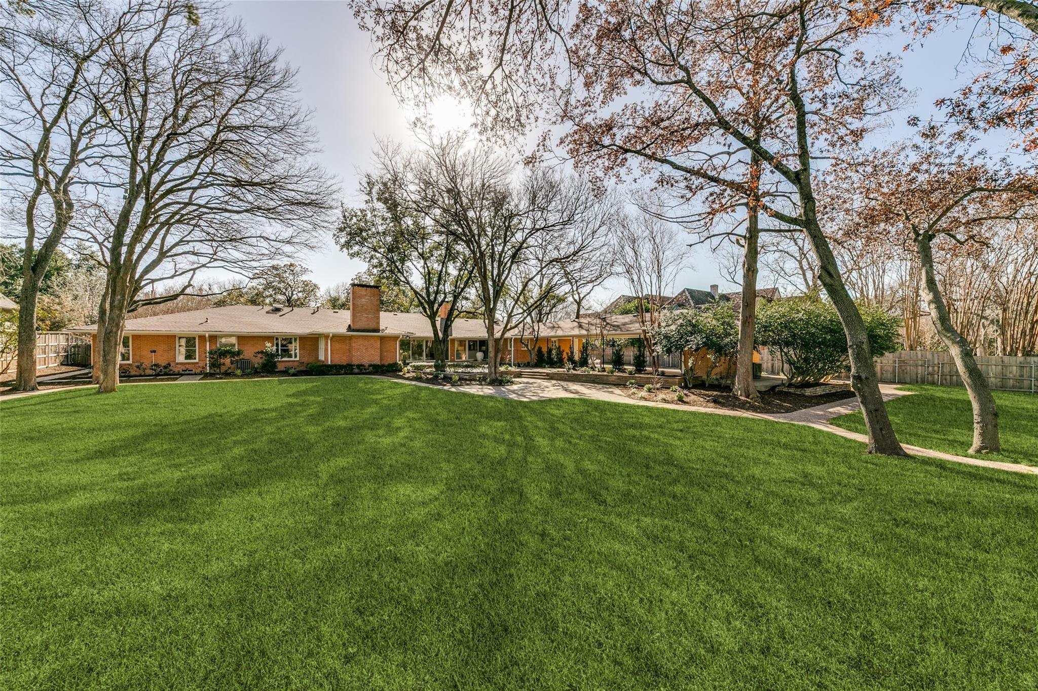 5543 Winston Court Dallas TX 75220