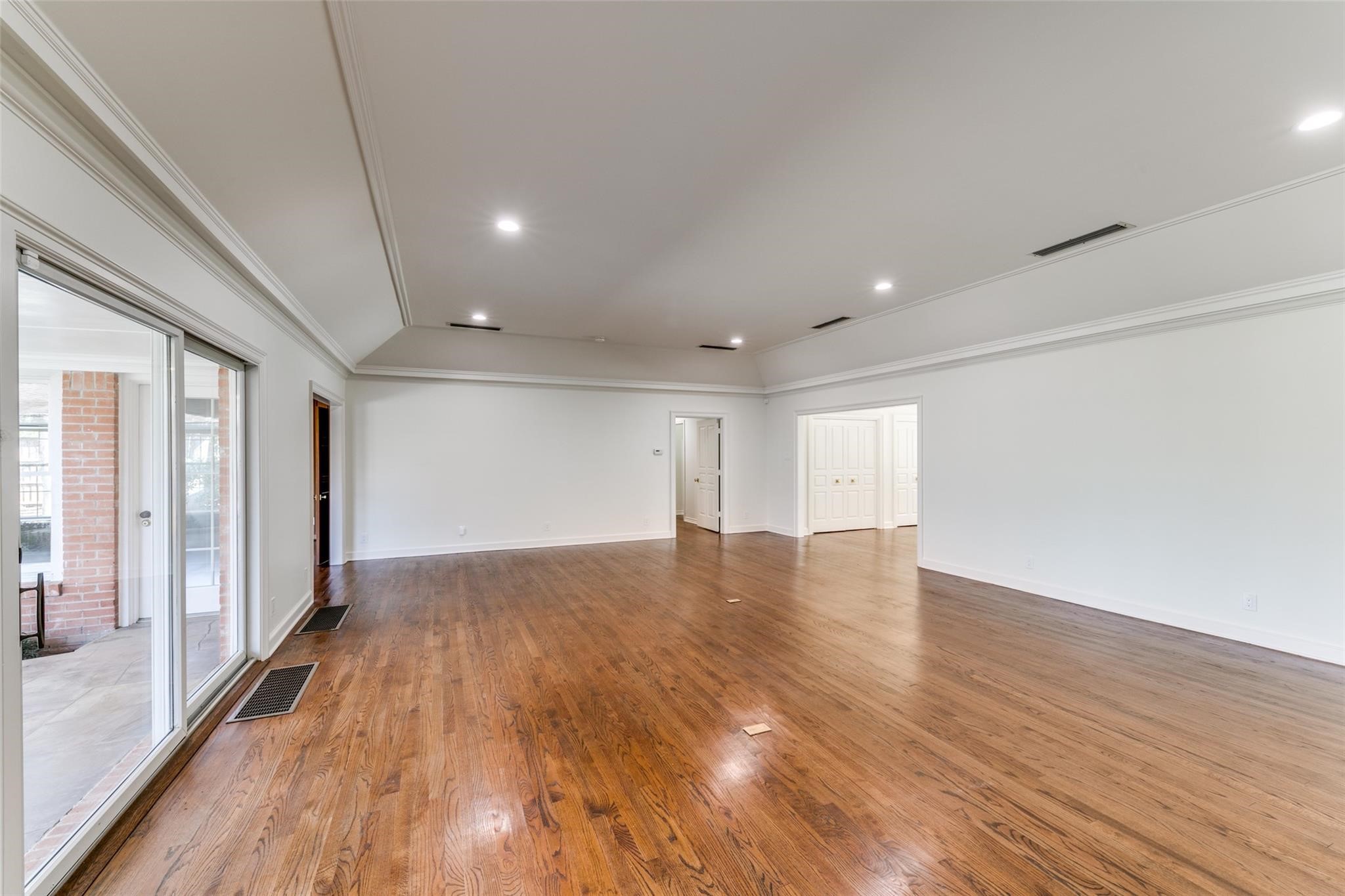 5543 Winston Court Dallas TX 75220
