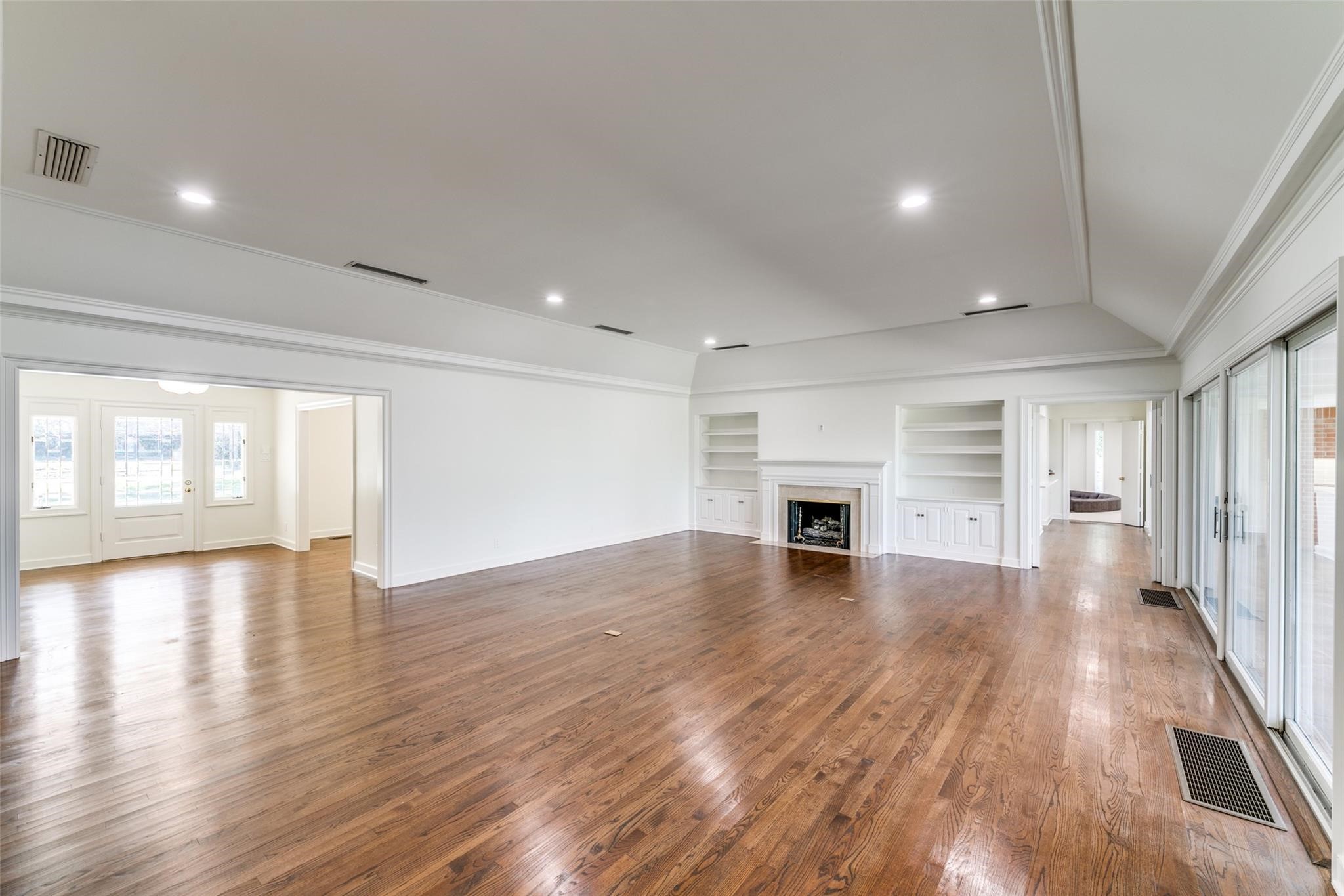 5543 Winston Court Dallas TX 75220
