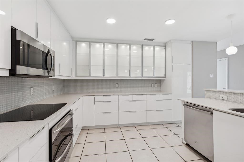 17015 Graystone Drive Dallas TX 75248