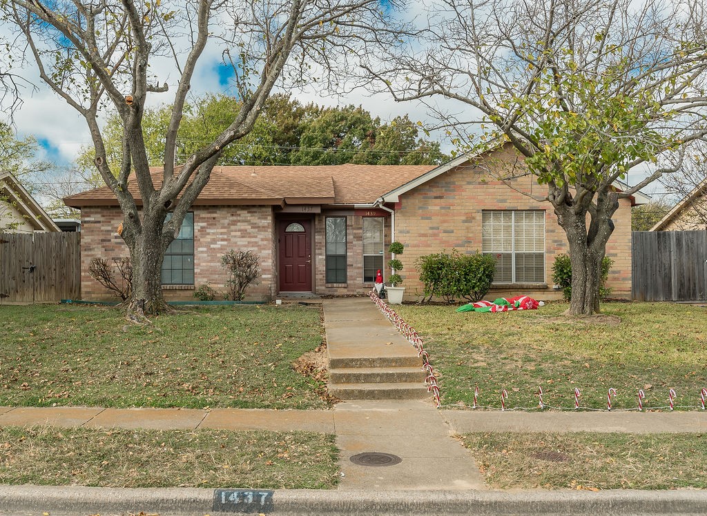 1437 Brook Meadow Circle Lancaster TX 75134