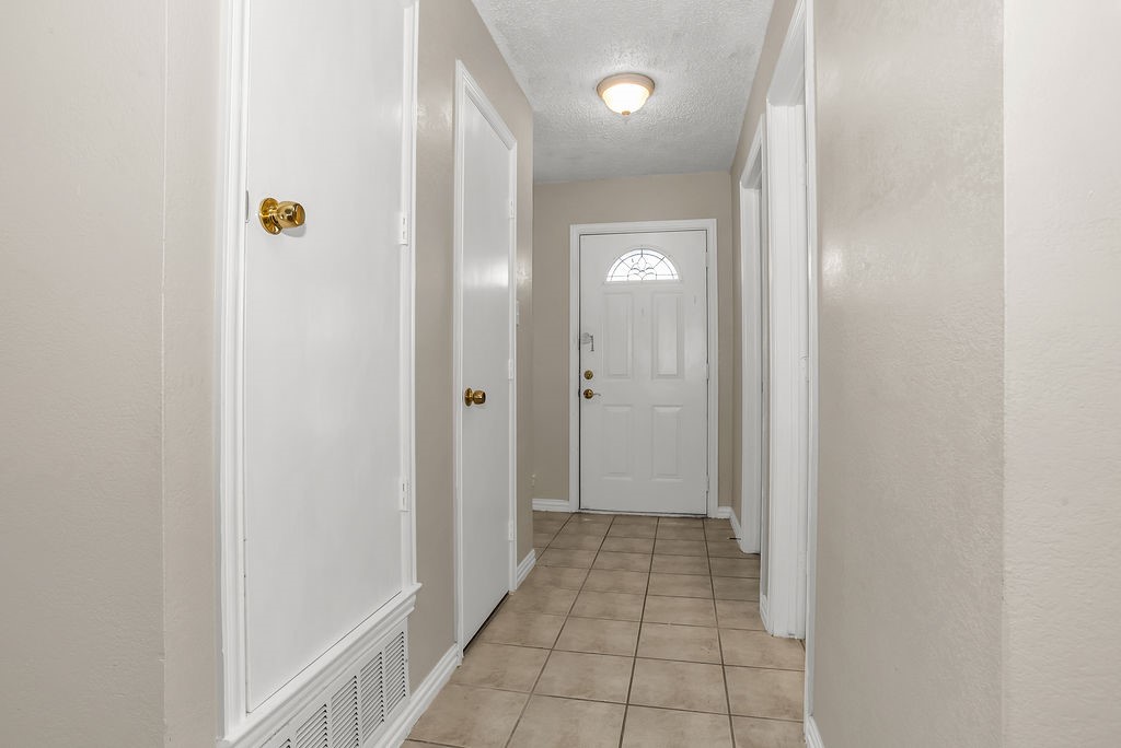 1437 Brook Meadow Circle Lancaster TX 75134