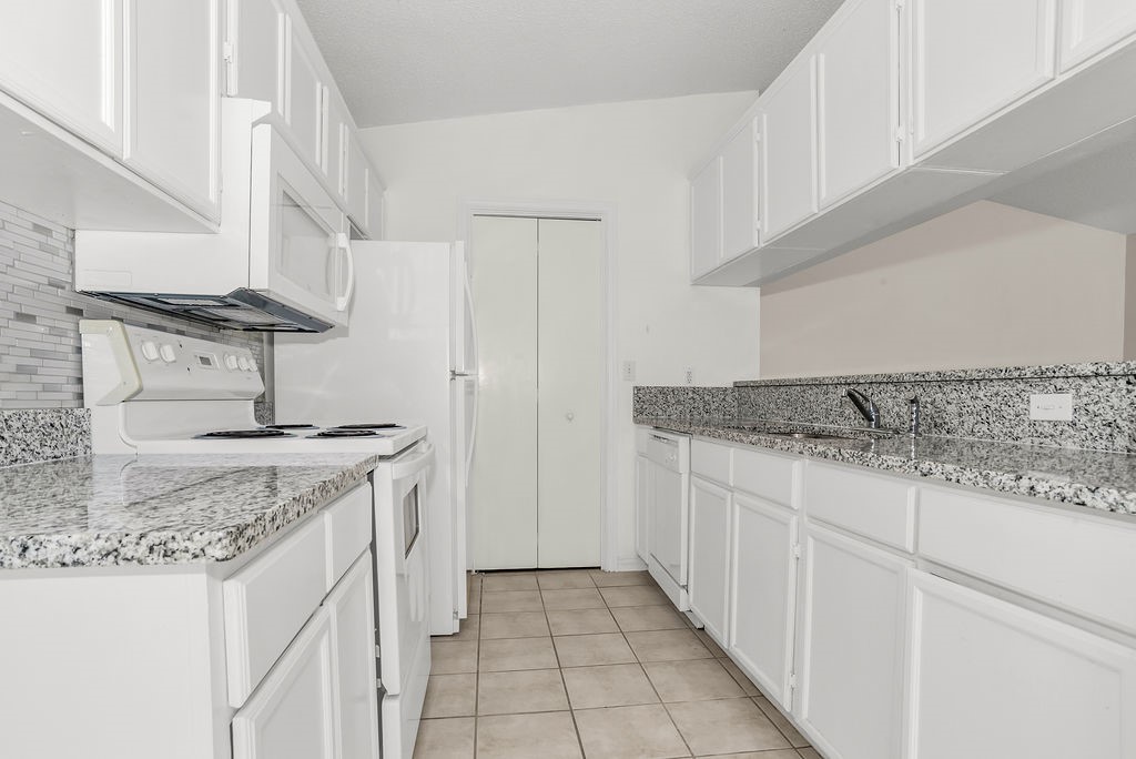 1437 Brook Meadow Circle Lancaster TX 75134