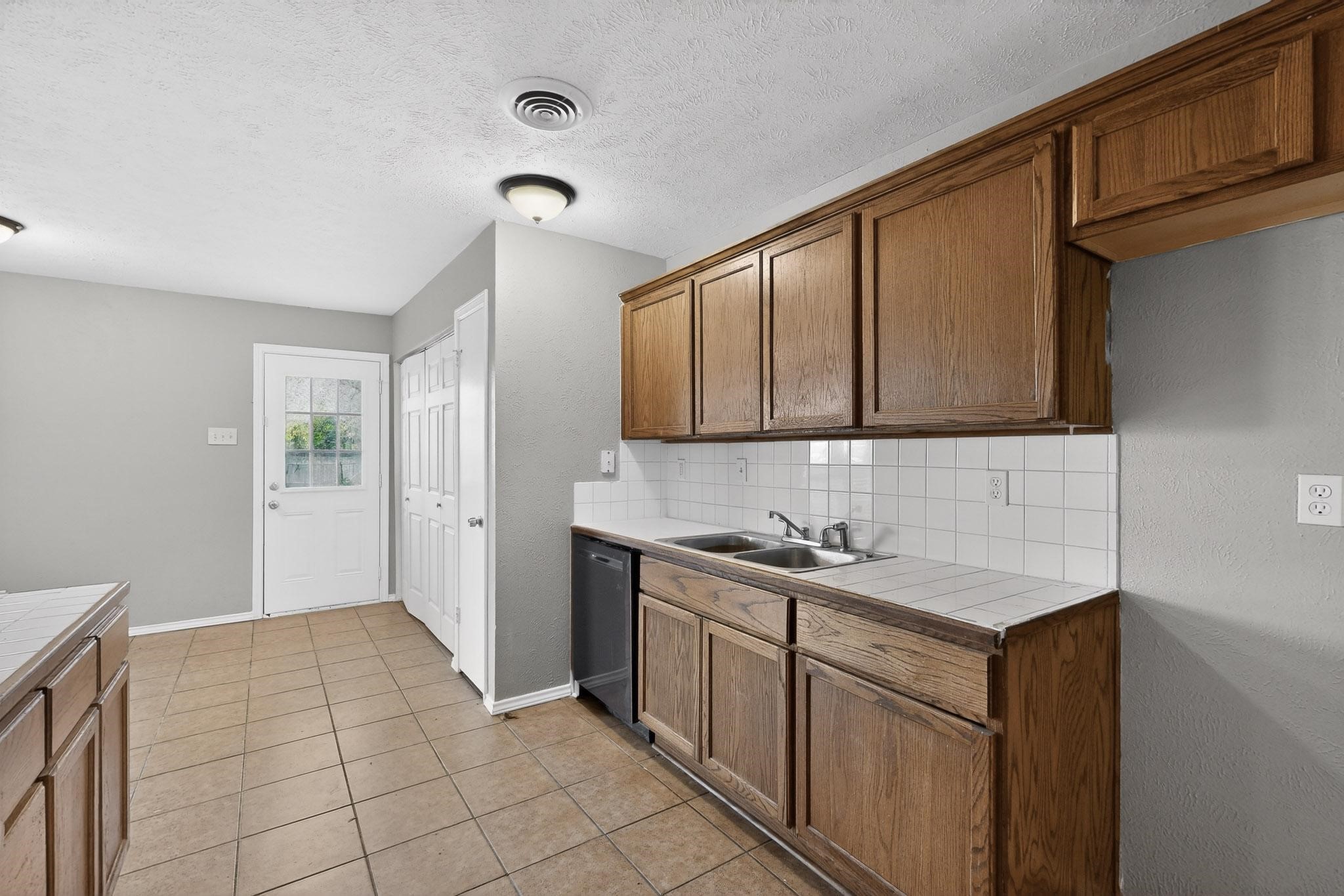 6805 Newcastle Place North Richland Hills TX 76182