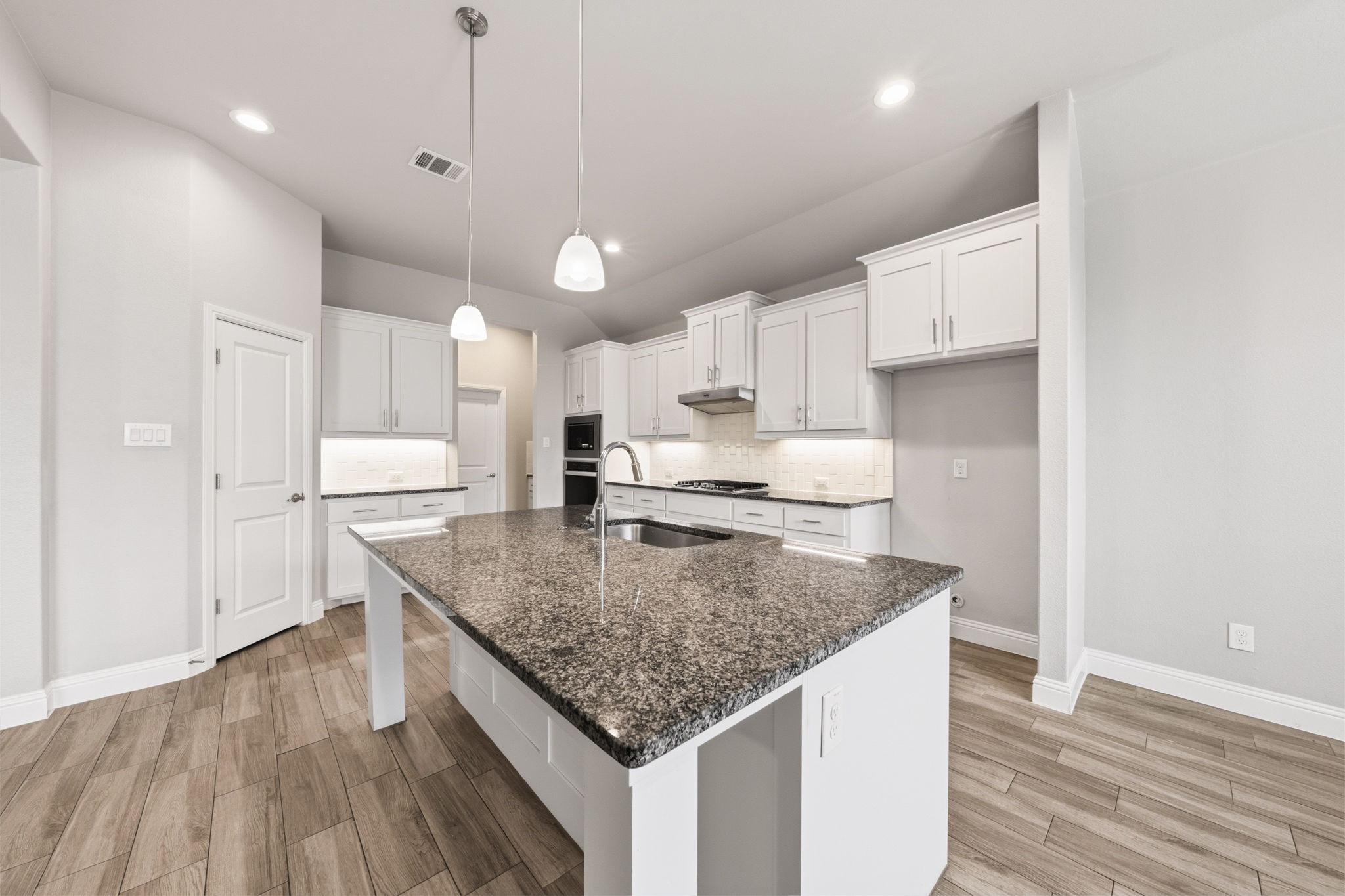 3724 Twin Pines Drive Grand Prairie TX 76065