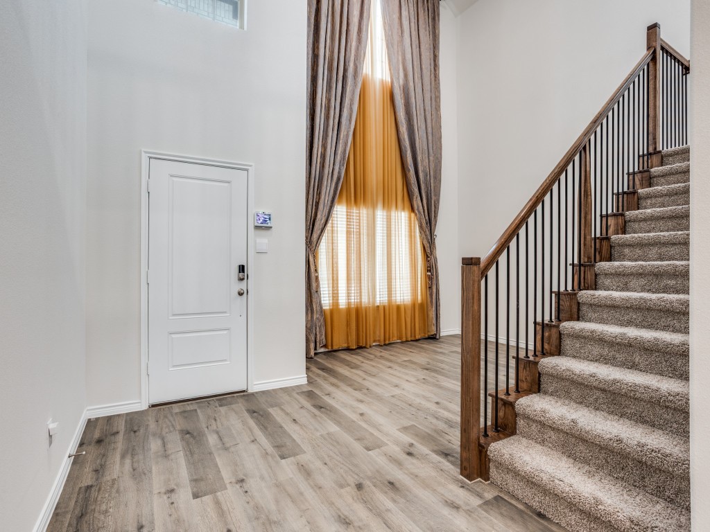 6978 Draper Lane Garland TX 75043