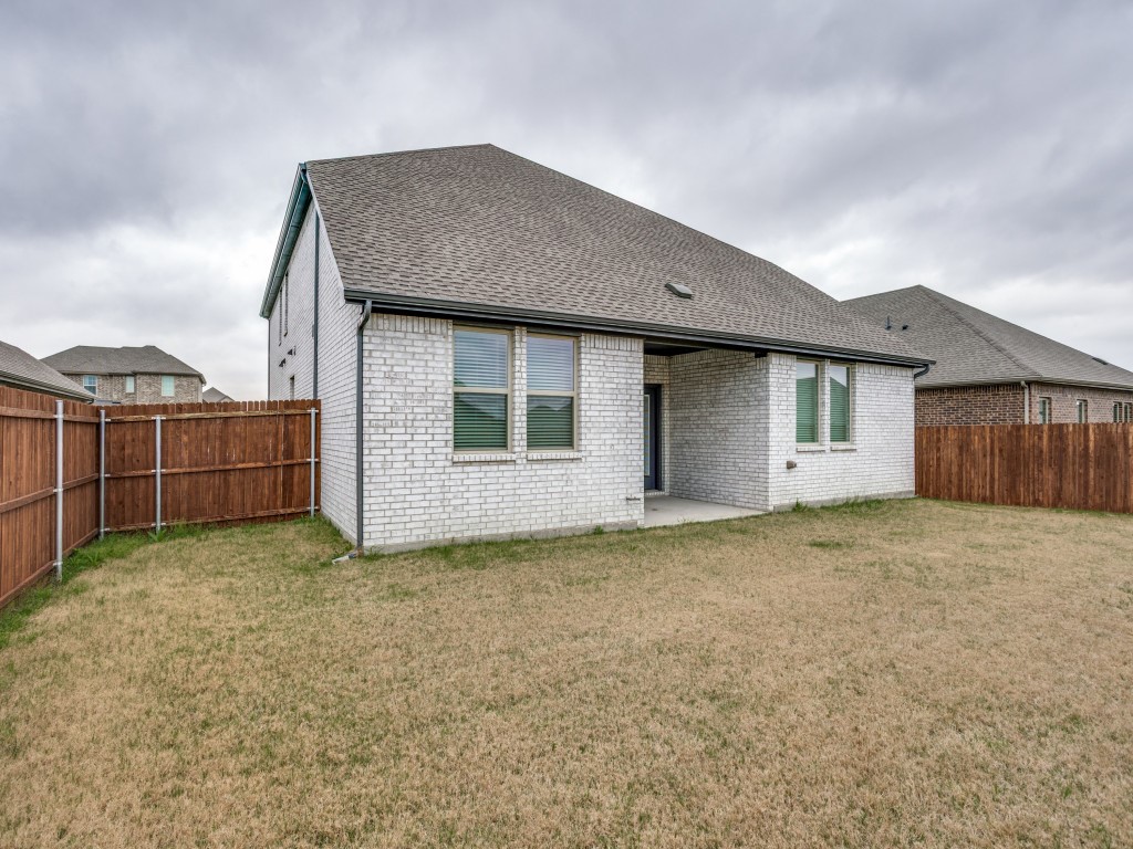 6978 Draper Lane Garland TX 75043