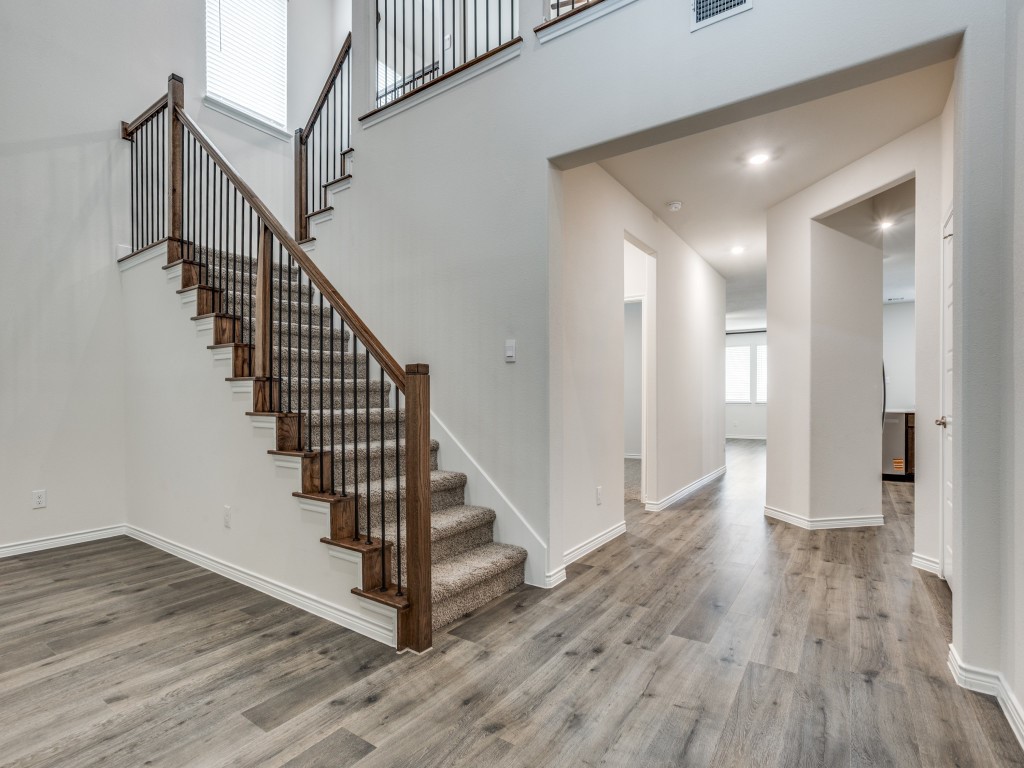 6978 Draper Lane Garland TX 75043