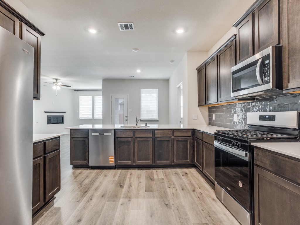 6978 Draper Lane Garland TX 75043